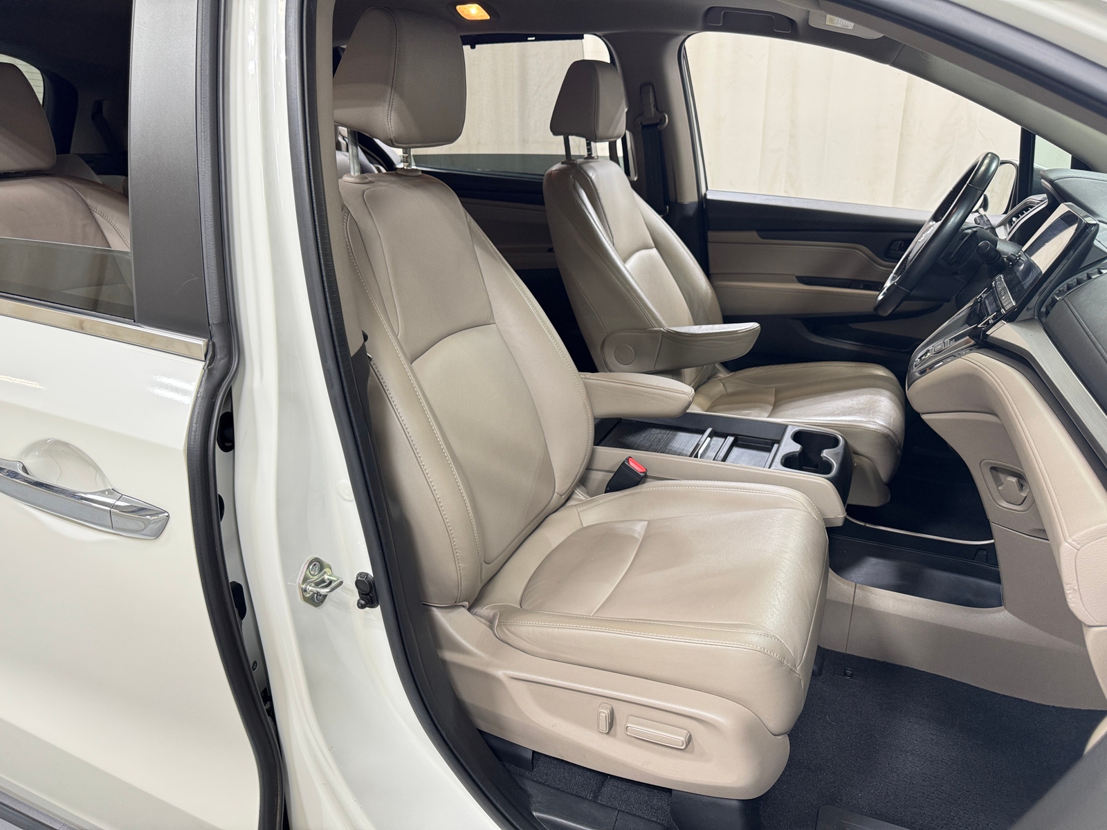 Thumbnail: 2019 Honda Odyssey - 2