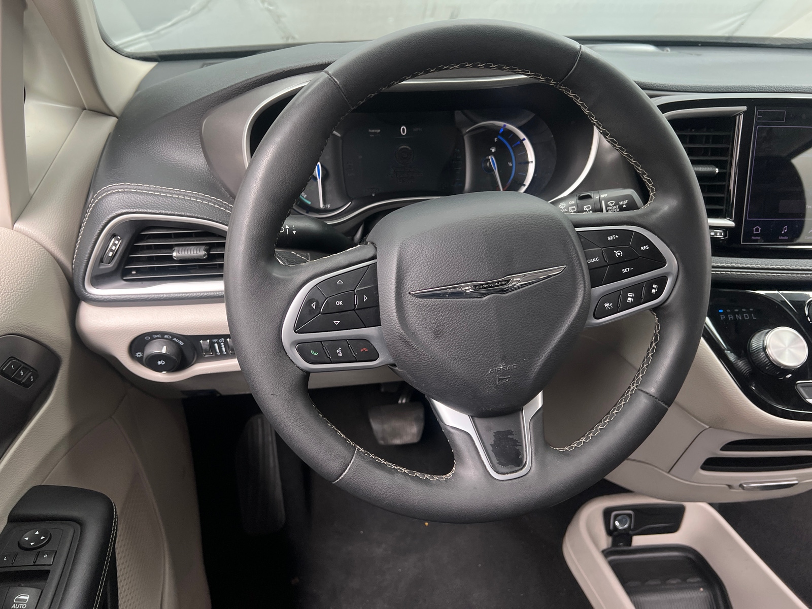 Thumbnail: 2024 Chrysler Pacifica - 4