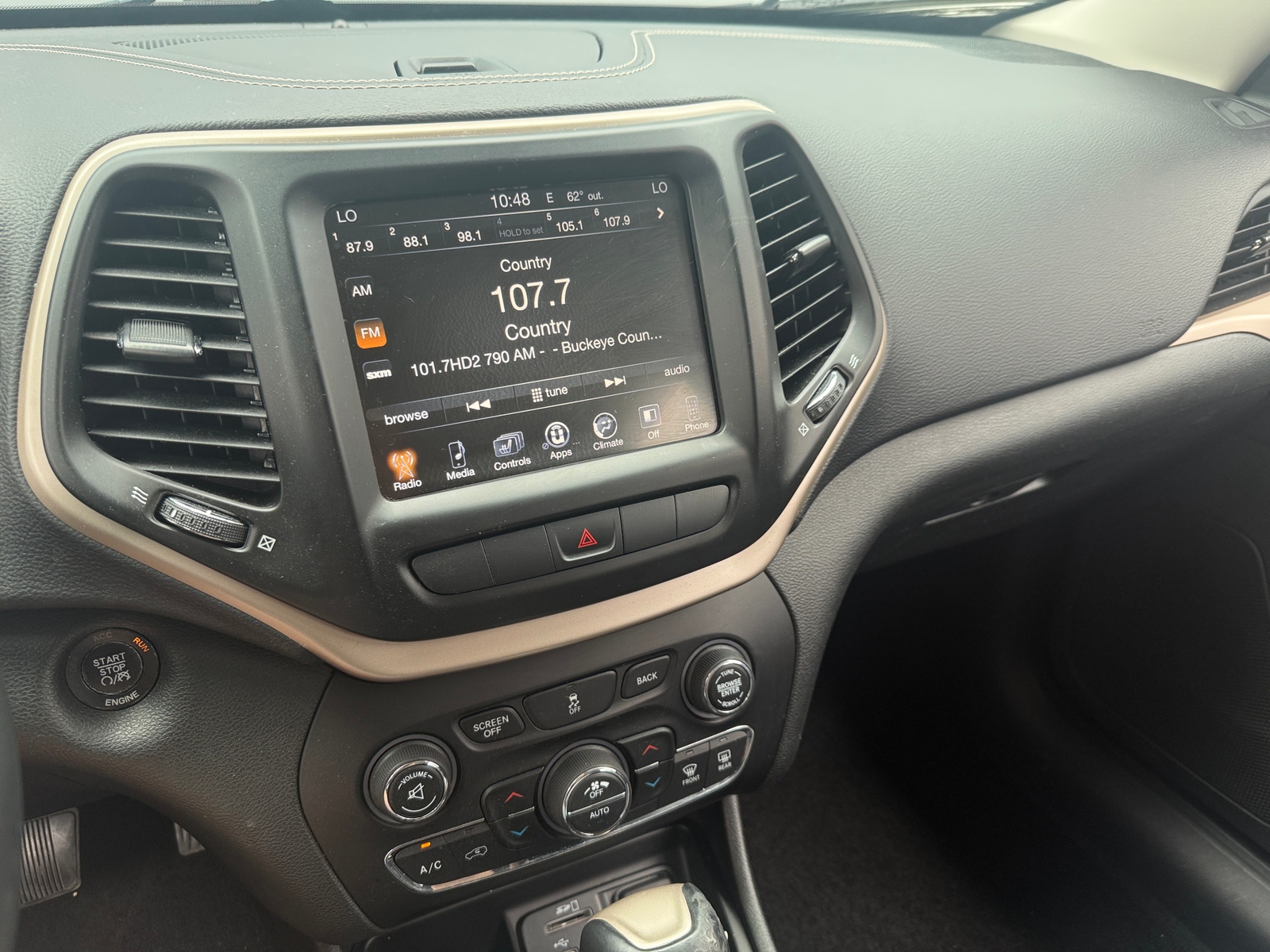 Thumbnail: 2015 Jeep Cherokee - 3