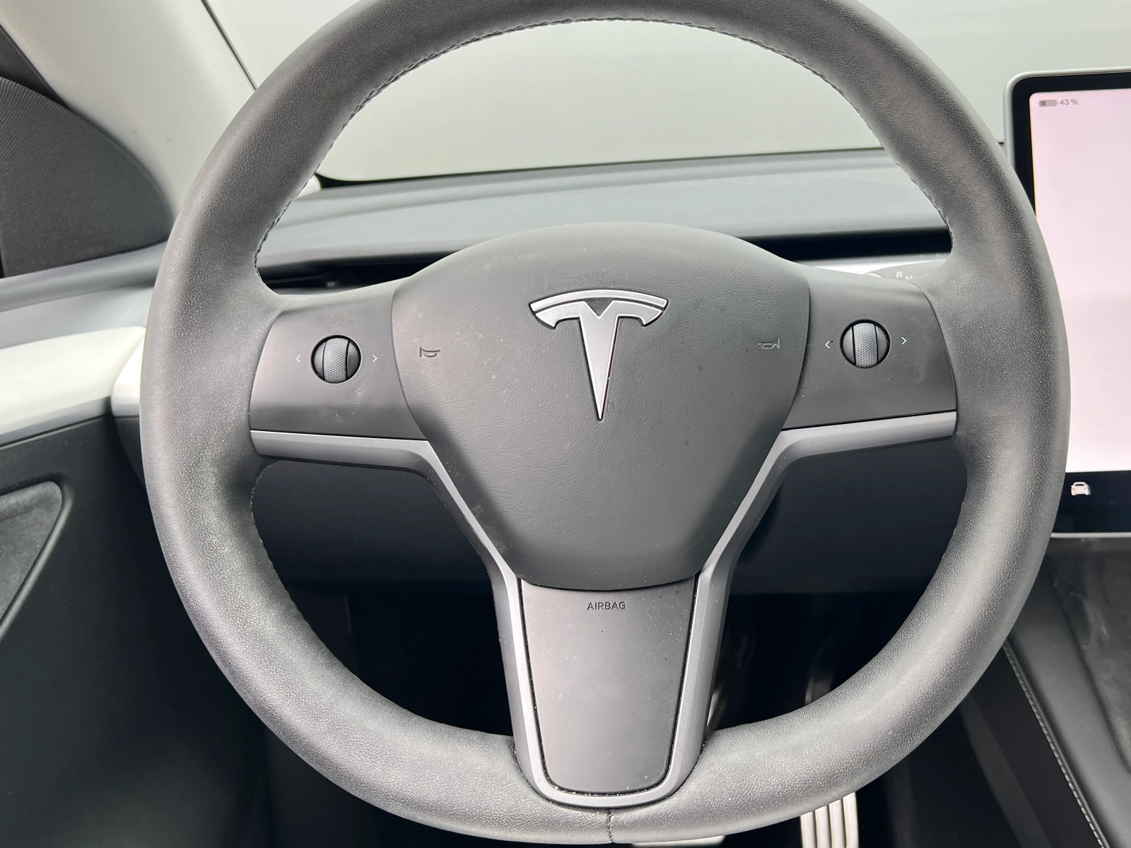 Thumbnail: 2023 Tesla Model Y - 4