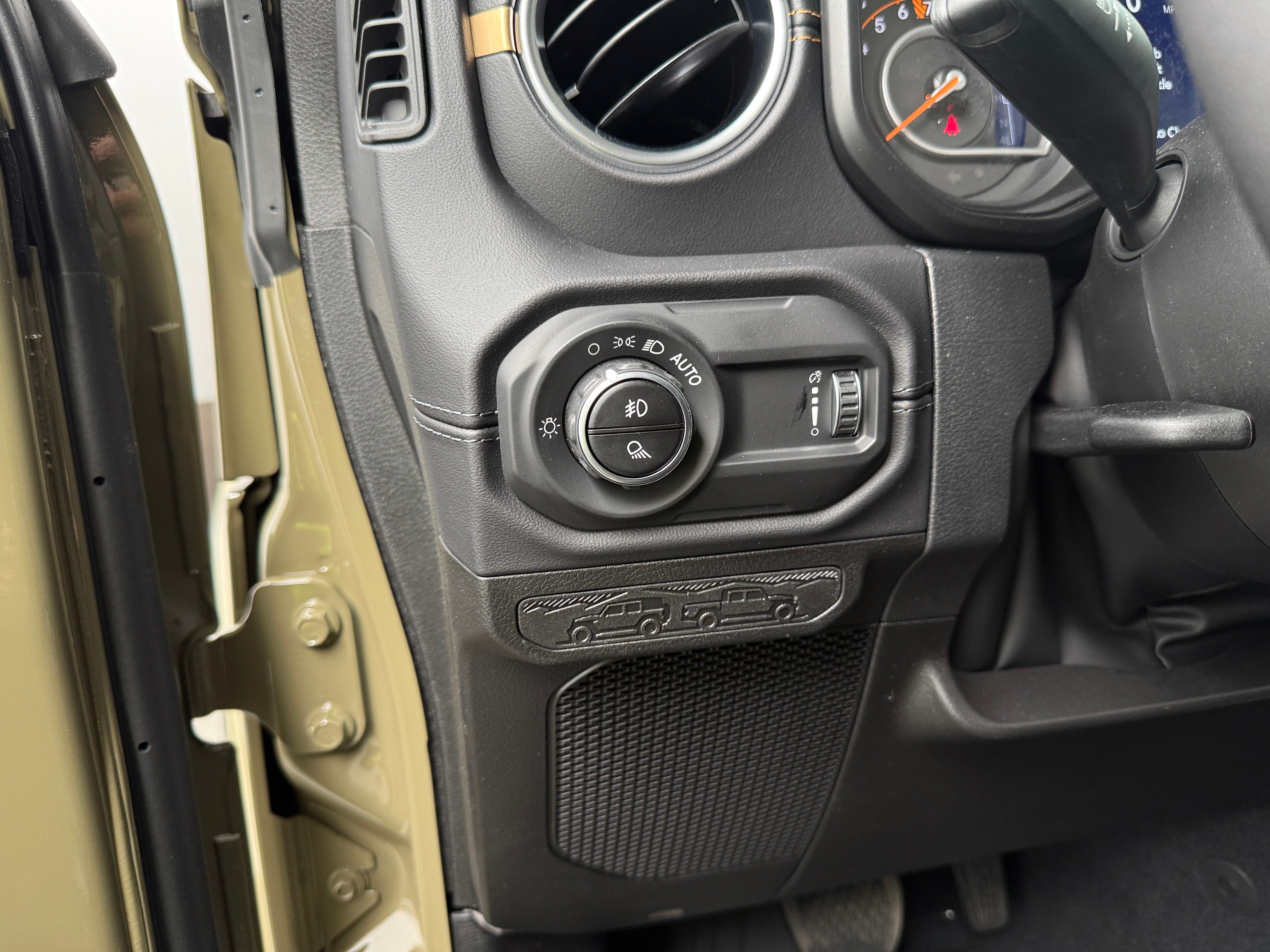2026 Jeep Gladiator Willys 41 - Photo 11