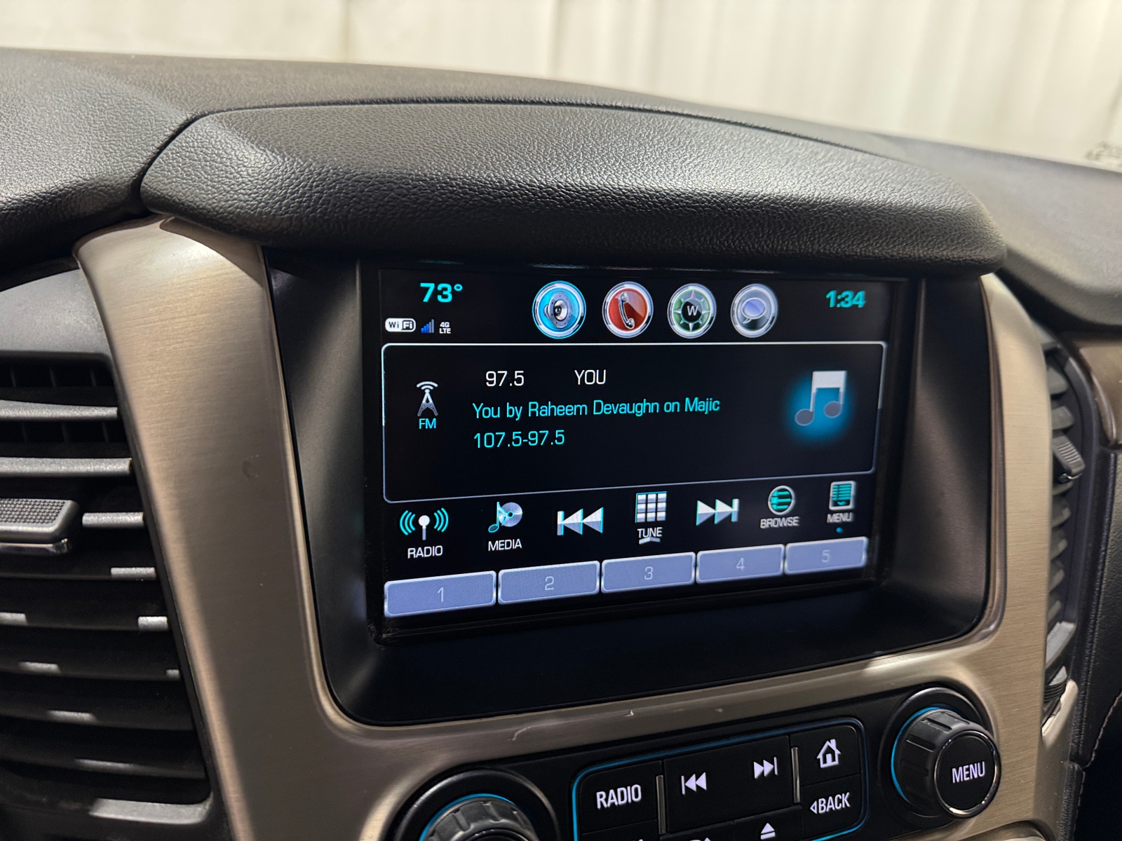 Thumbnail: 2019 GMC Yukon XL - 3