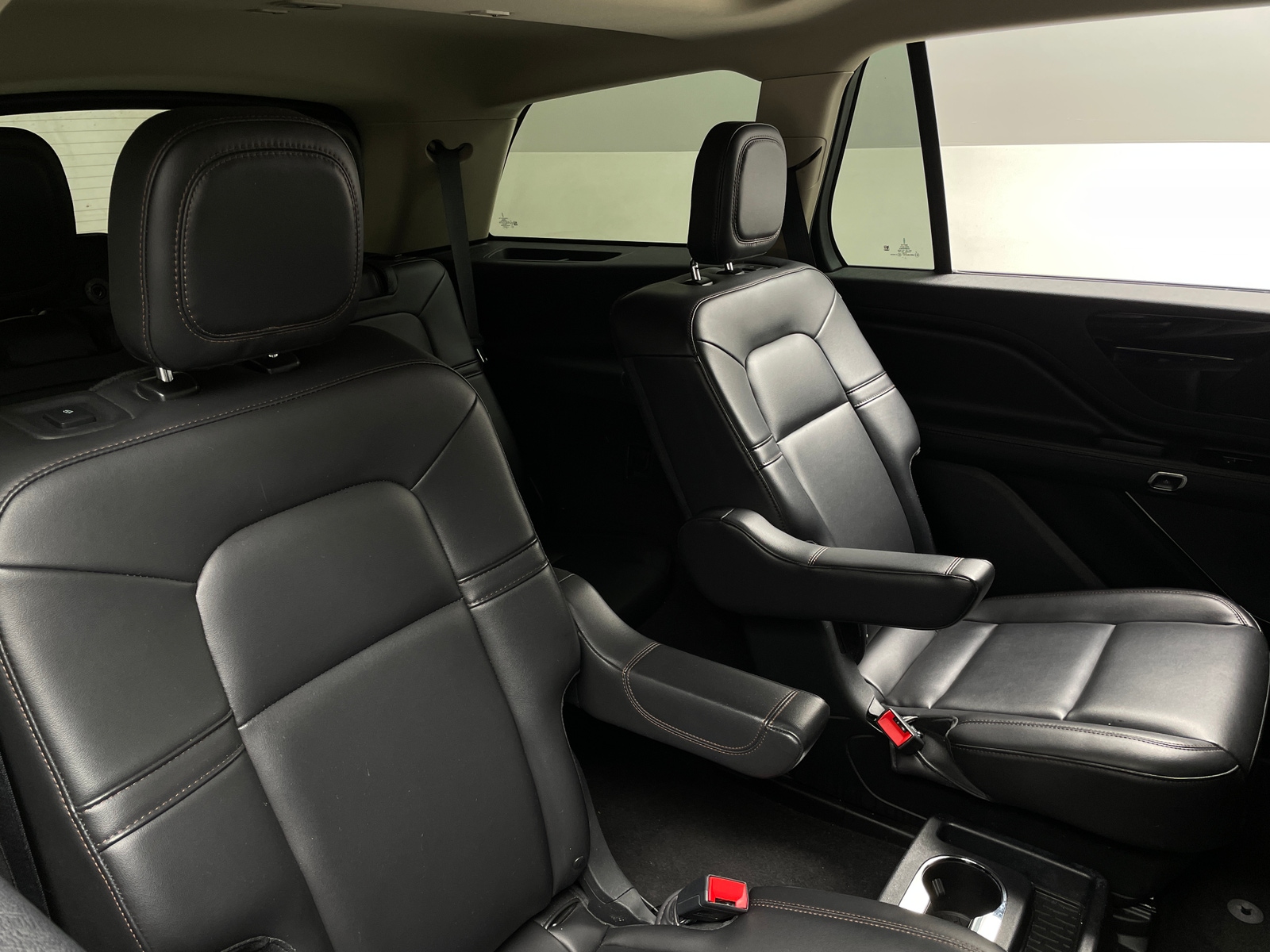 Thumbnail: 2022 Lincoln Aviator - 5