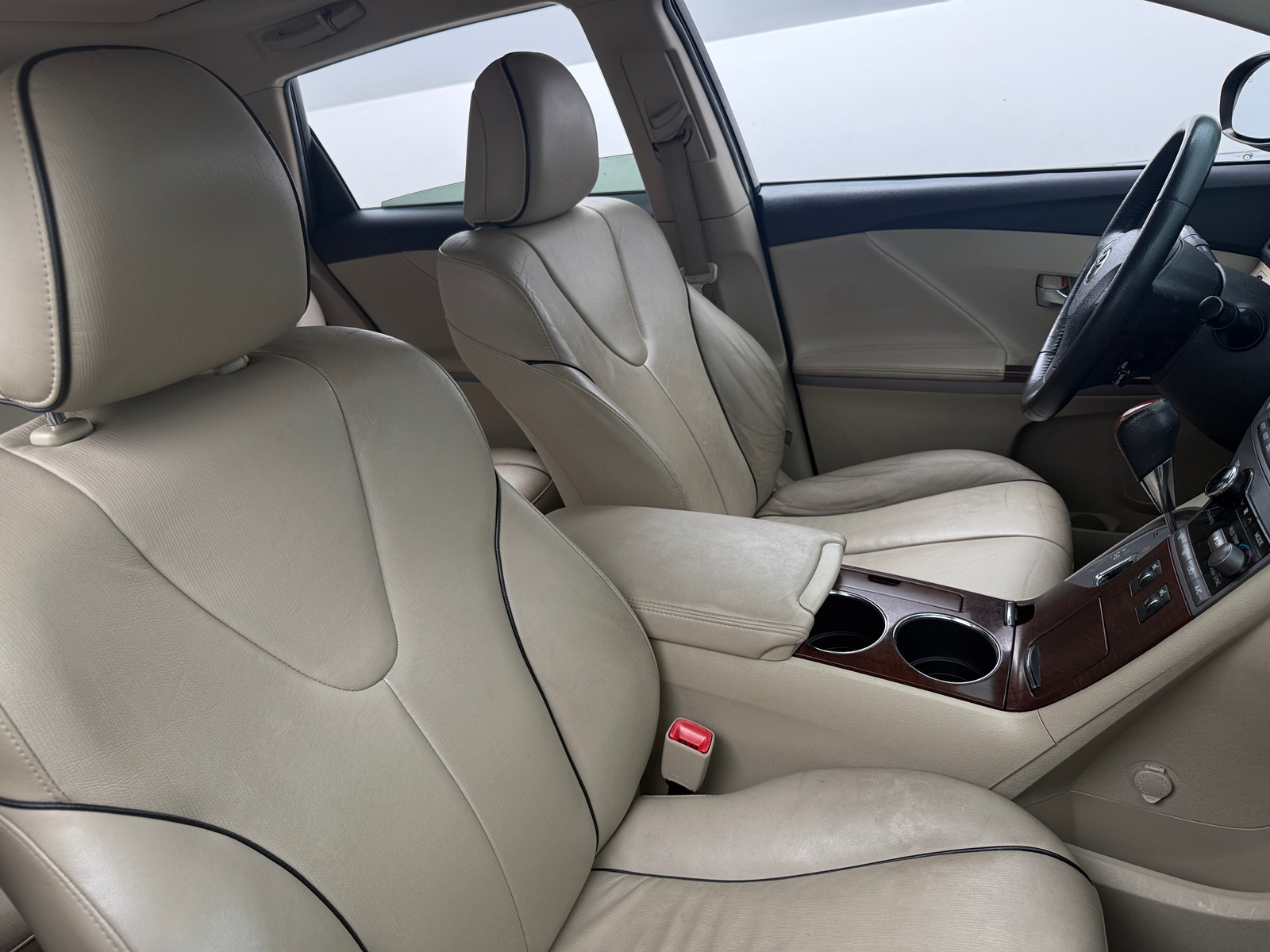 Thumbnail: 2011 Toyota Venza - 2