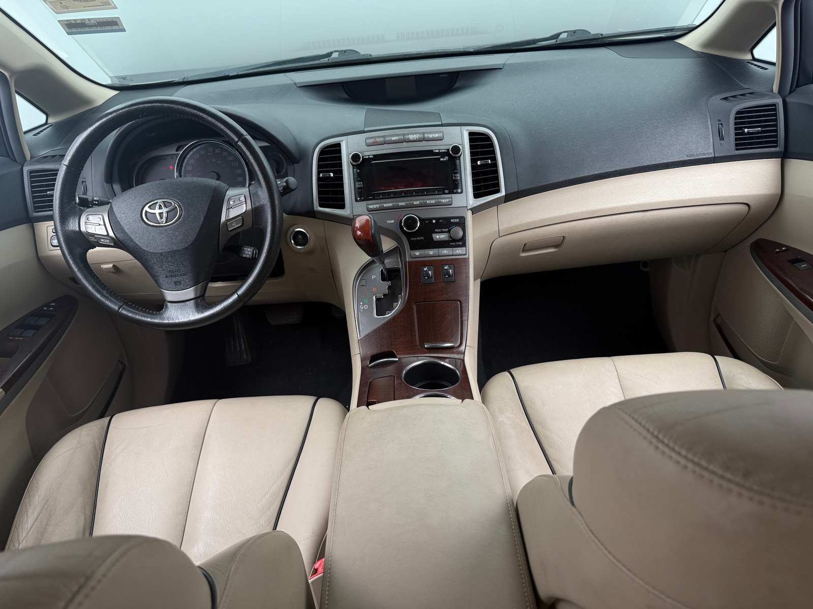 Thumbnail: 2011 Toyota Venza - 3