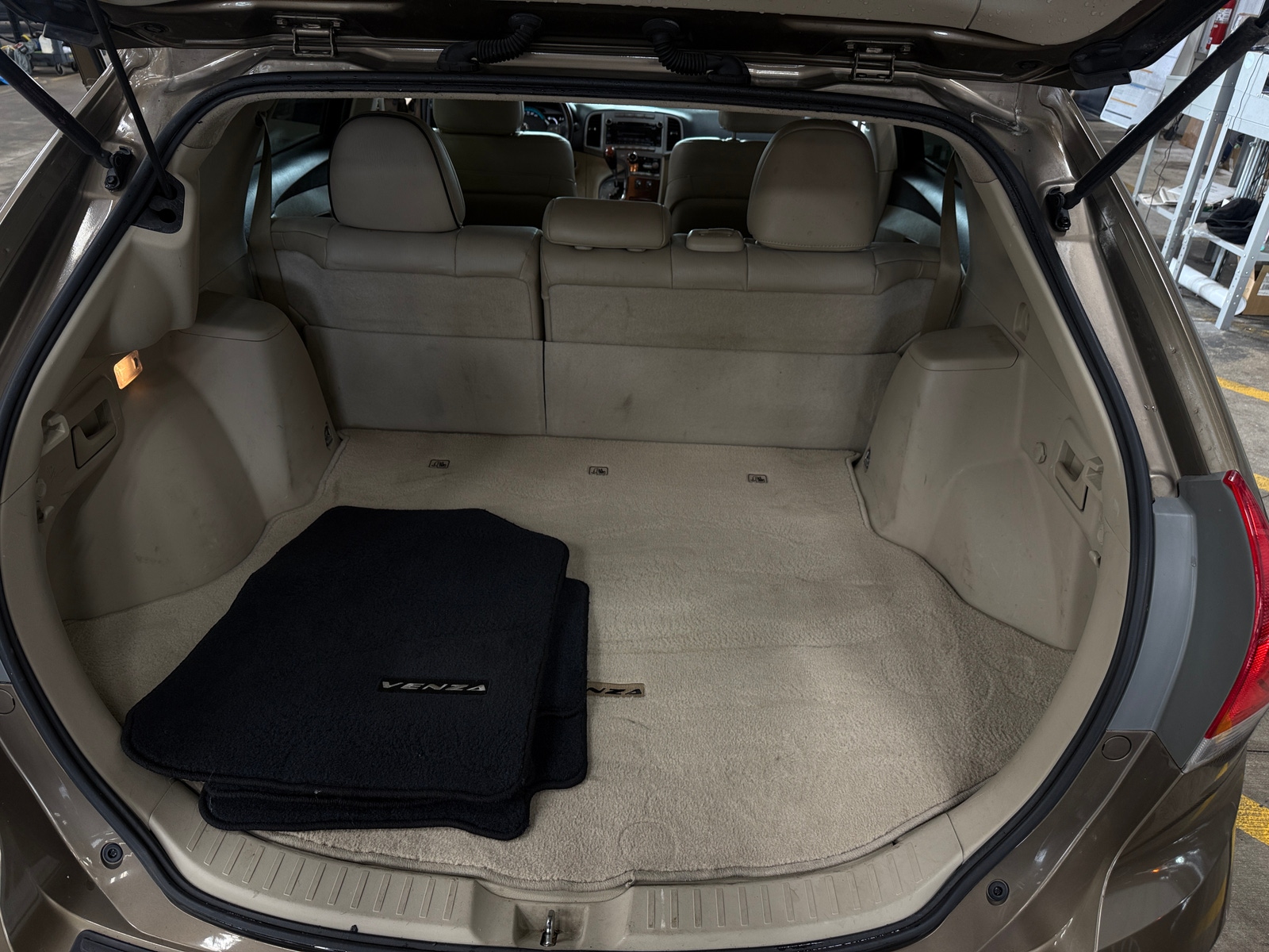 Thumbnail: 2011 Toyota Venza - 7