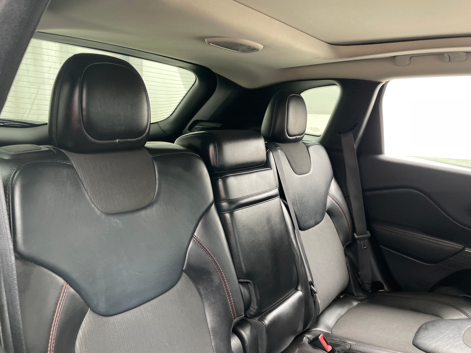 Thumbnail: 2016 Jeep Cherokee - 6