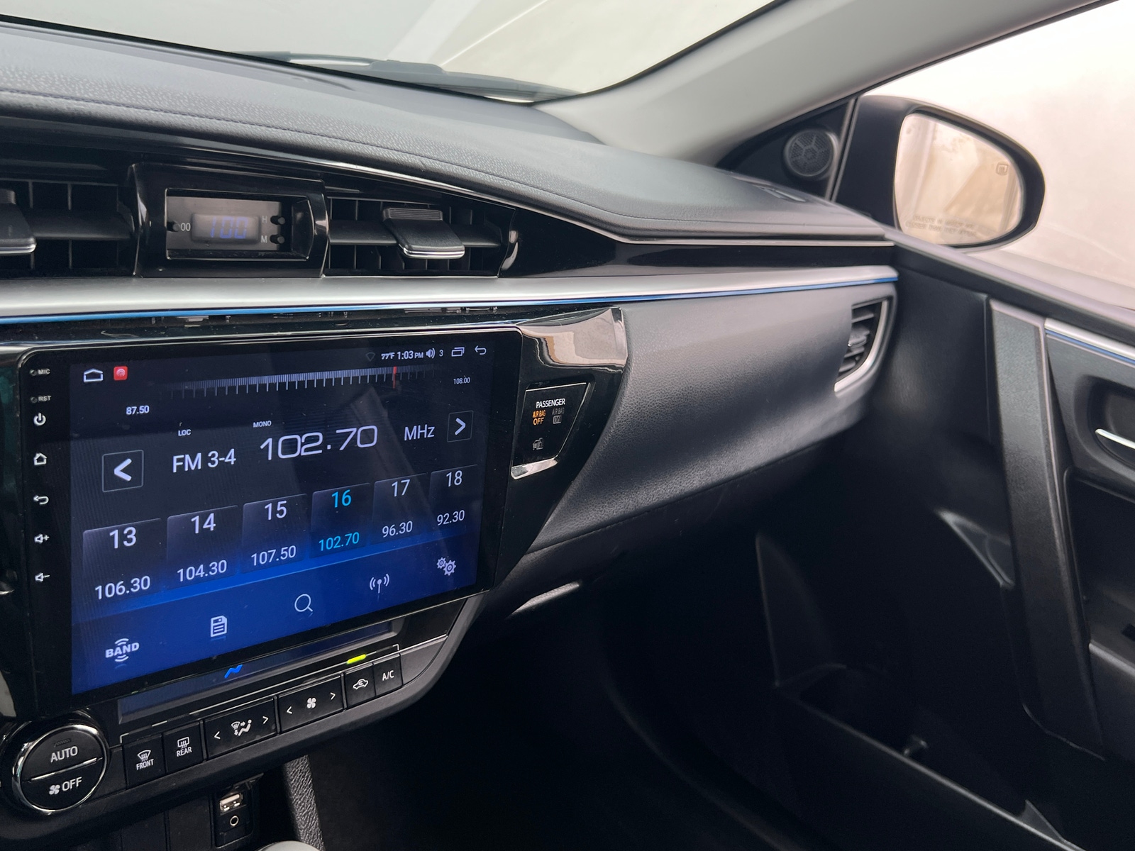 Thumbnail: 2014 Toyota Corolla - 3