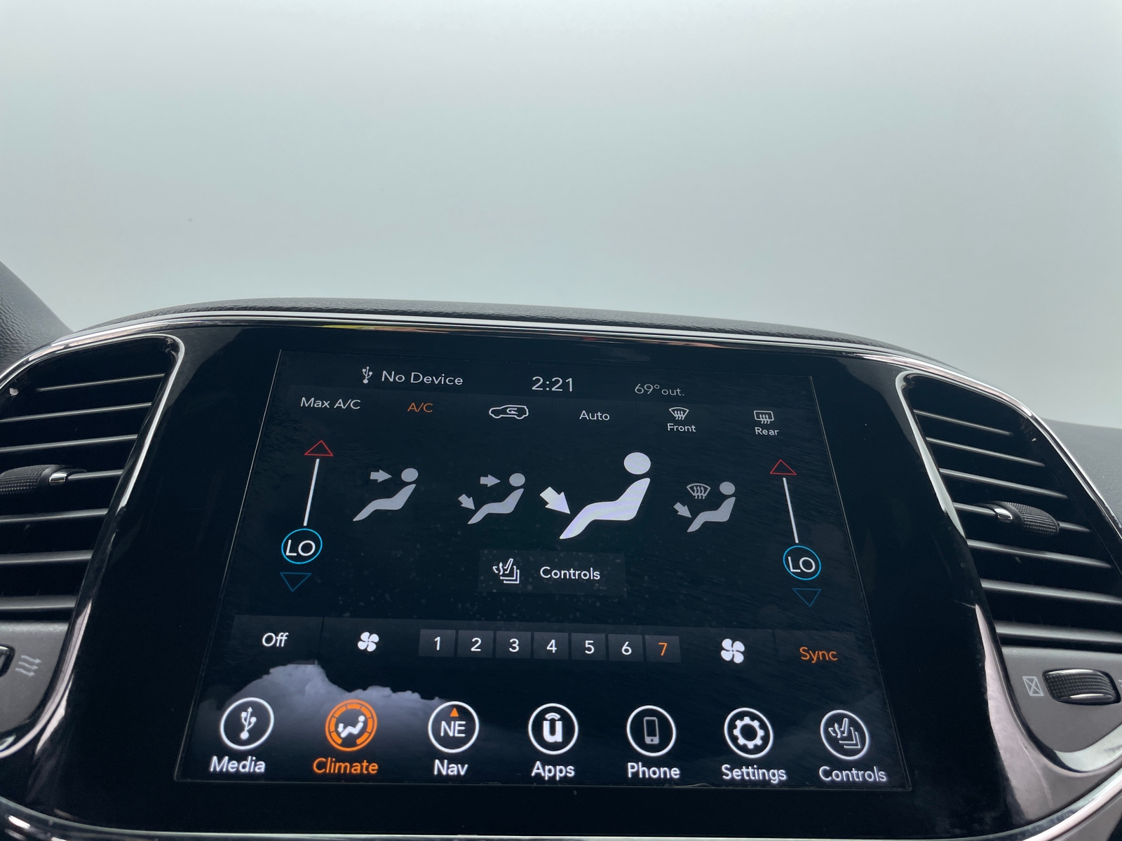 Thumbnail: 2021 Jeep Grand Cherokee - 3