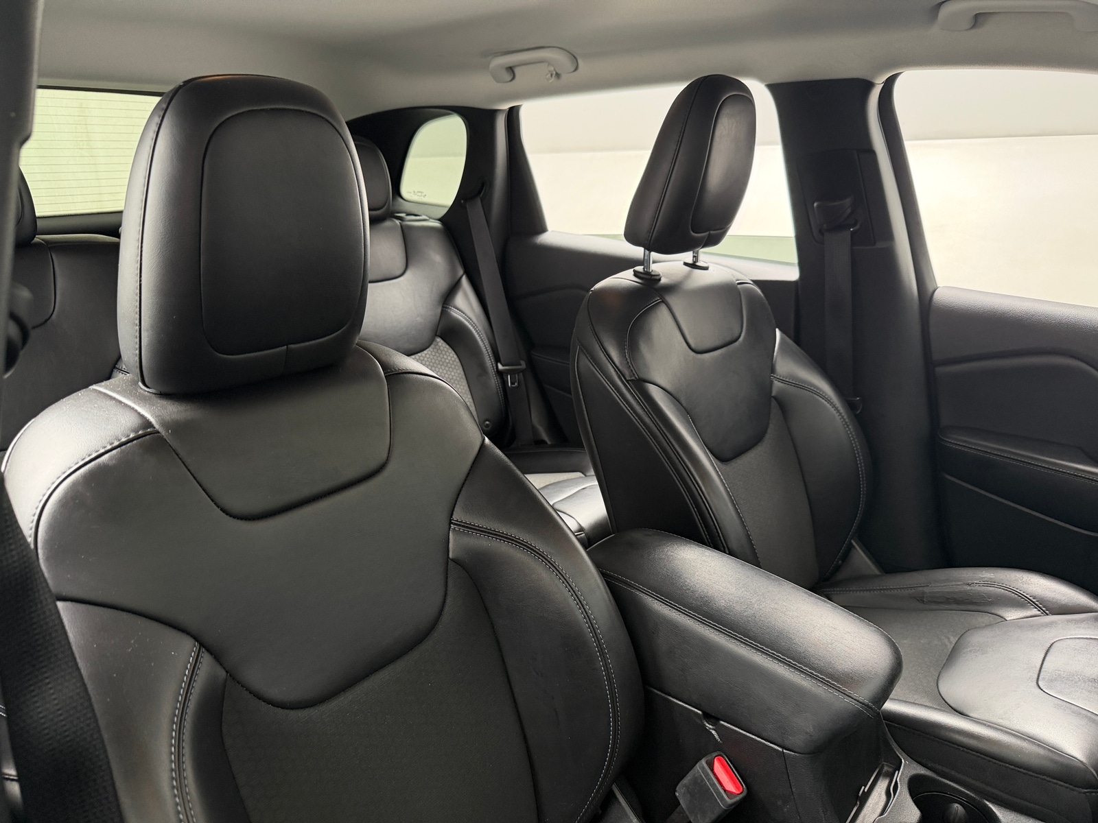 Thumbnail: 2019 Jeep Cherokee - 2