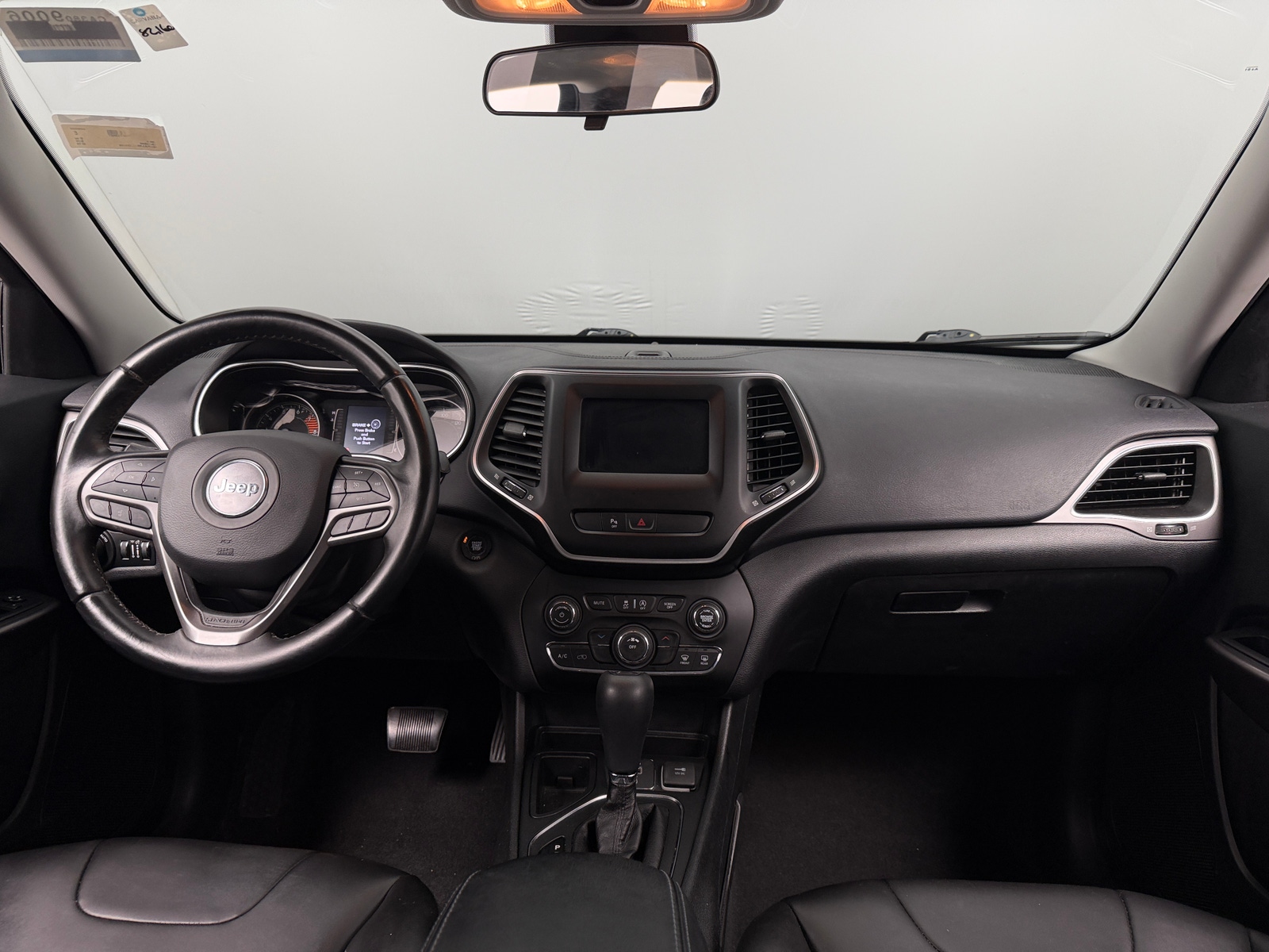 Thumbnail: 2019 Jeep Cherokee - 3