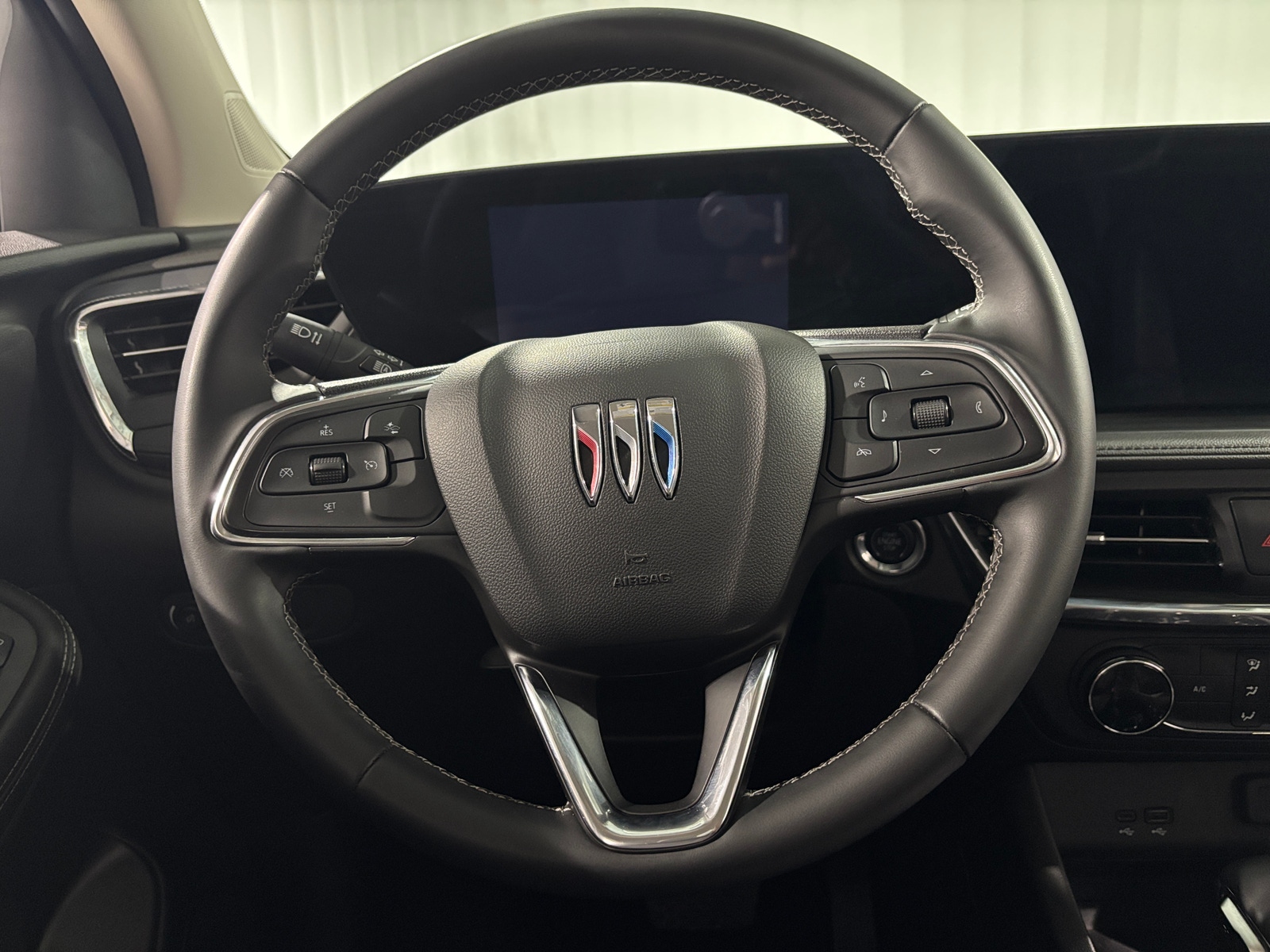 Thumbnail: 2025 Buick Encore GX - 4