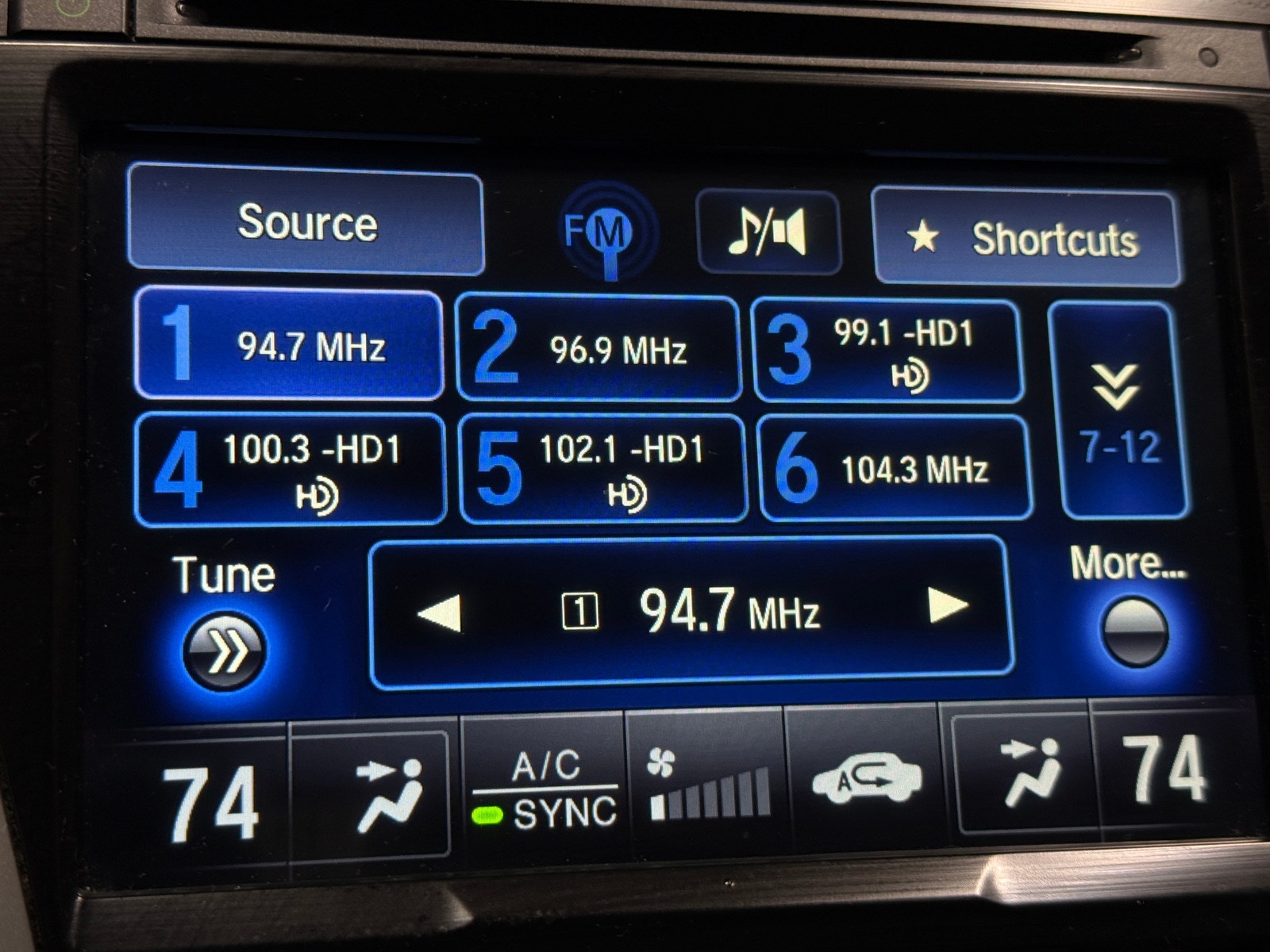 Thumbnail: 2019 Acura RLX - 3