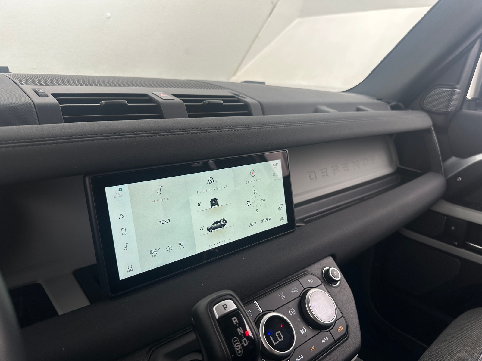 Thumbnail: 2020 Land Rover Defender - 4