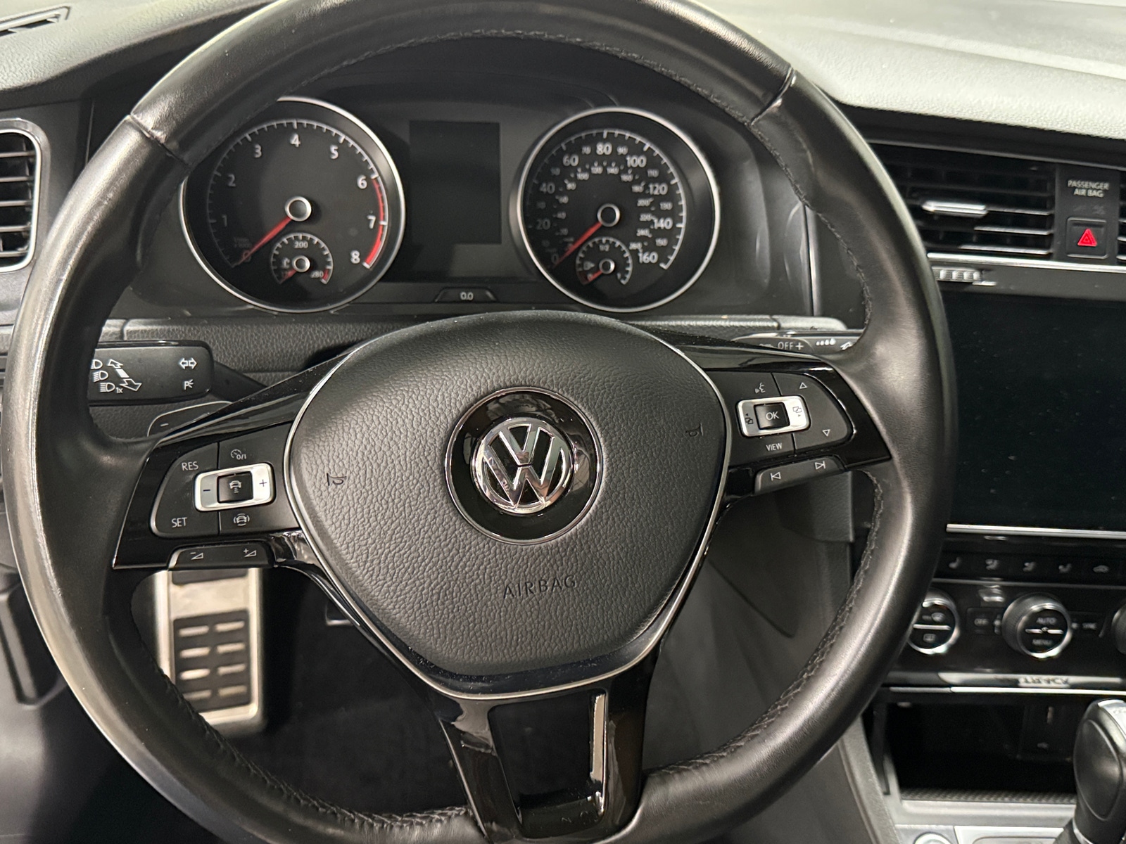 Thumbnail: 2019 Volkswagen Golf - 4