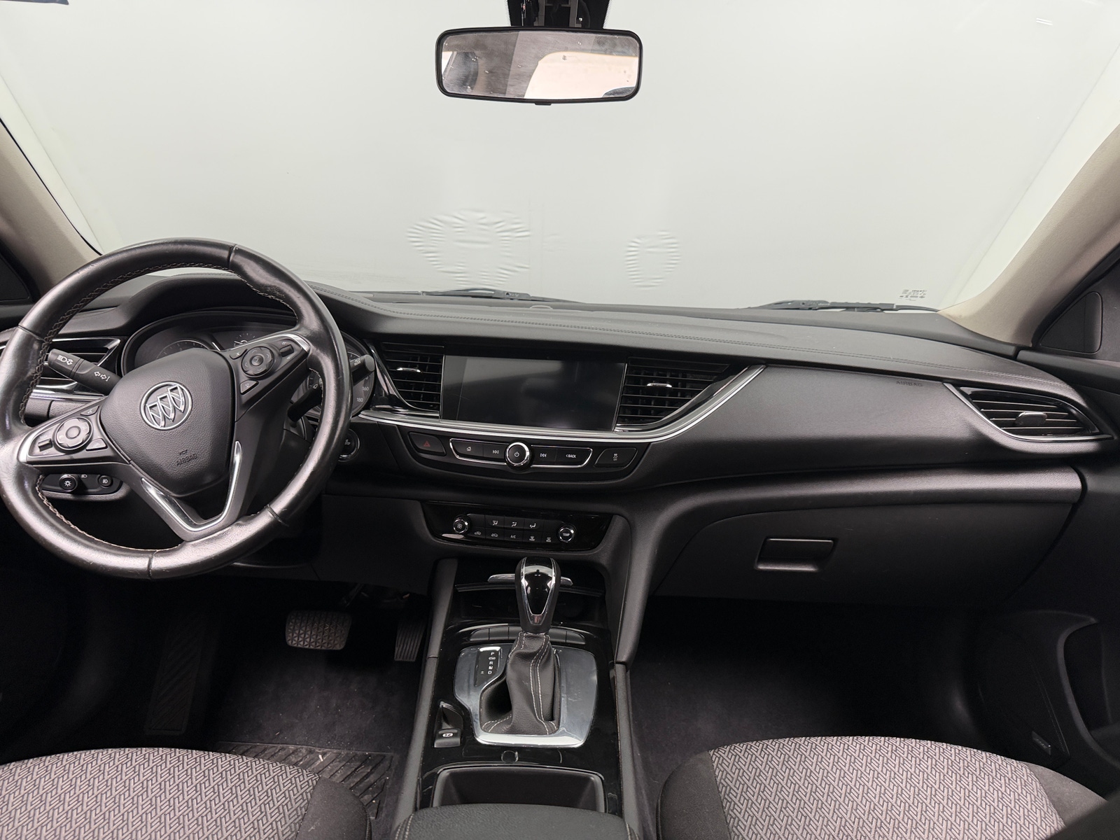 Thumbnail: 2019 Buick Regal - 3