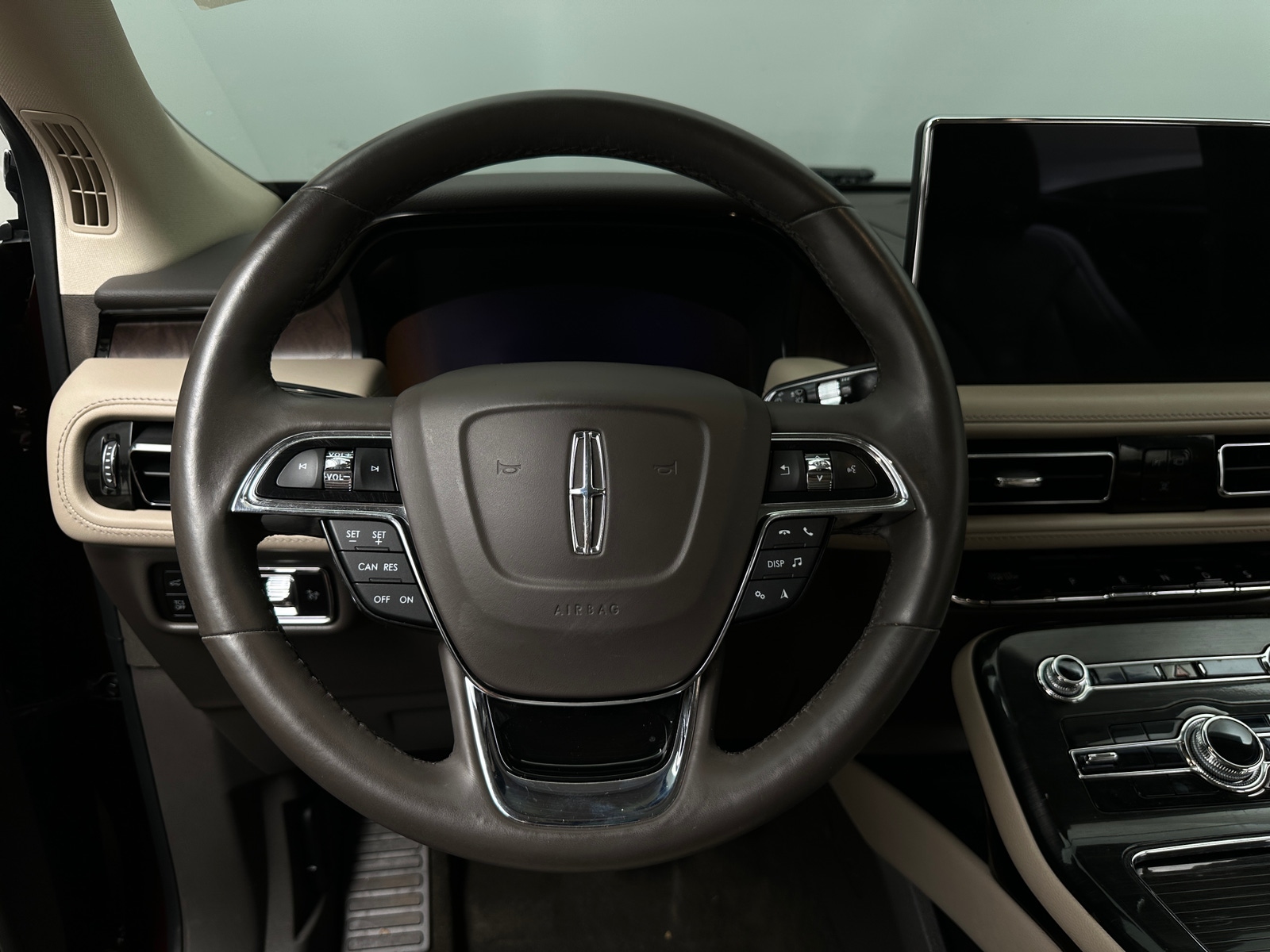 Thumbnail: 2023 Lincoln Nautilus - 4