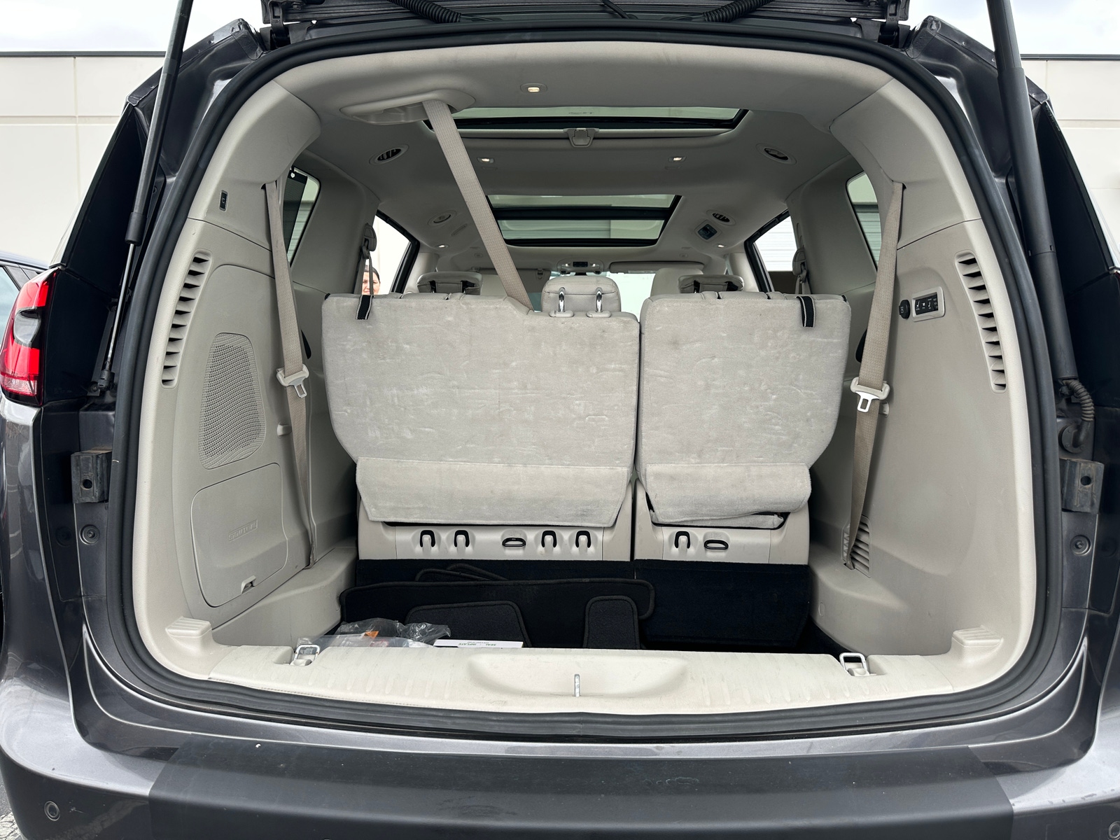 Thumbnail: 2021 Chrysler Pacifica - 6
