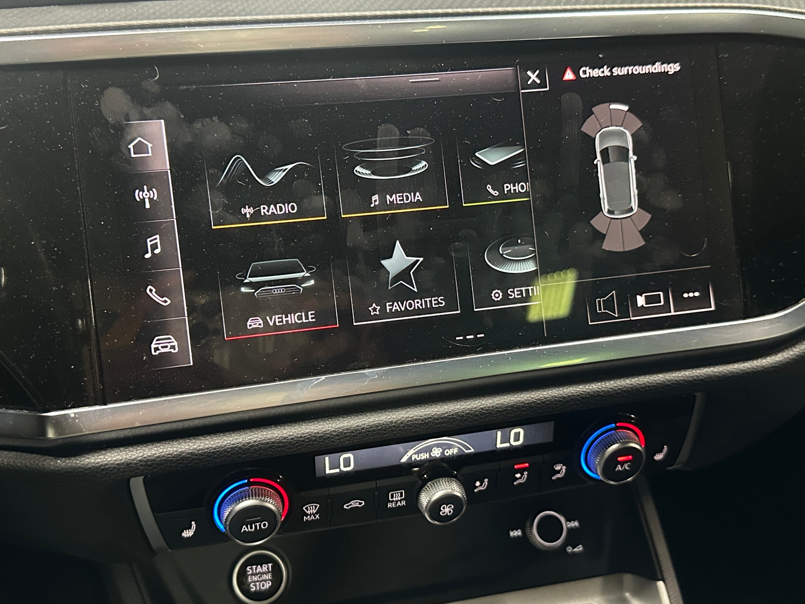Thumbnail: 2023 Audi Q3 - 3