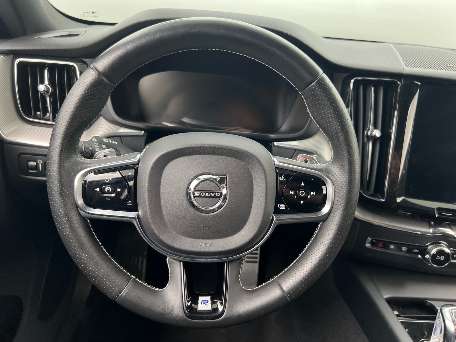 Thumbnail: 2019 Volvo XC60 - 3