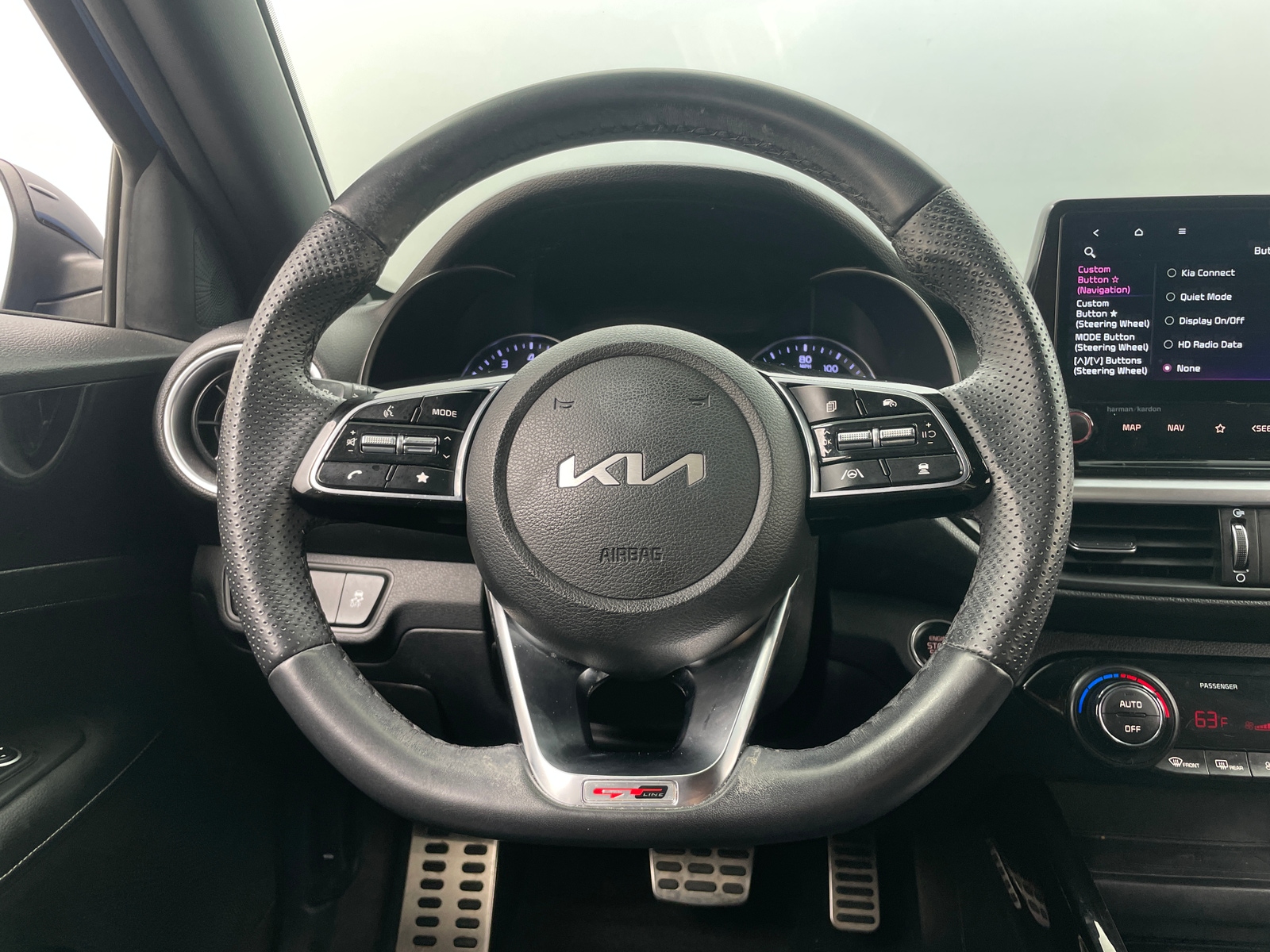 Thumbnail: 2023 Kia Forte - 4