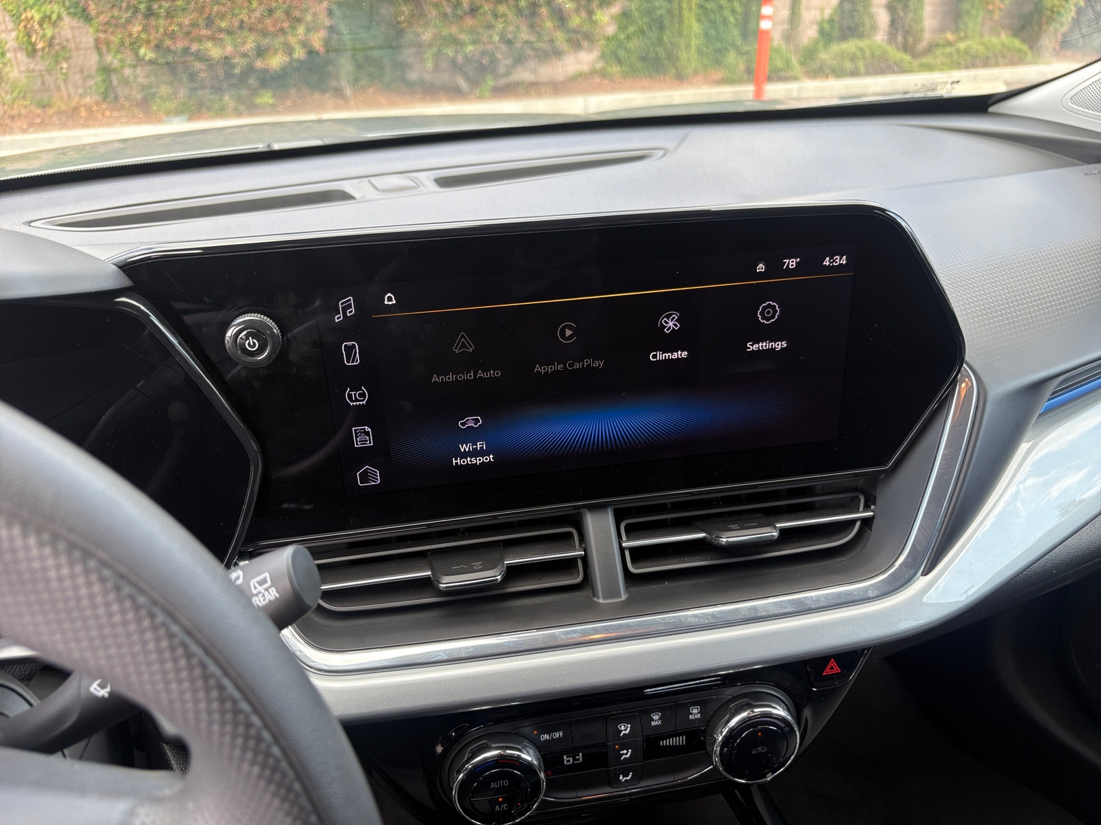 Thumbnail: 2025 Chevrolet Trax - 4