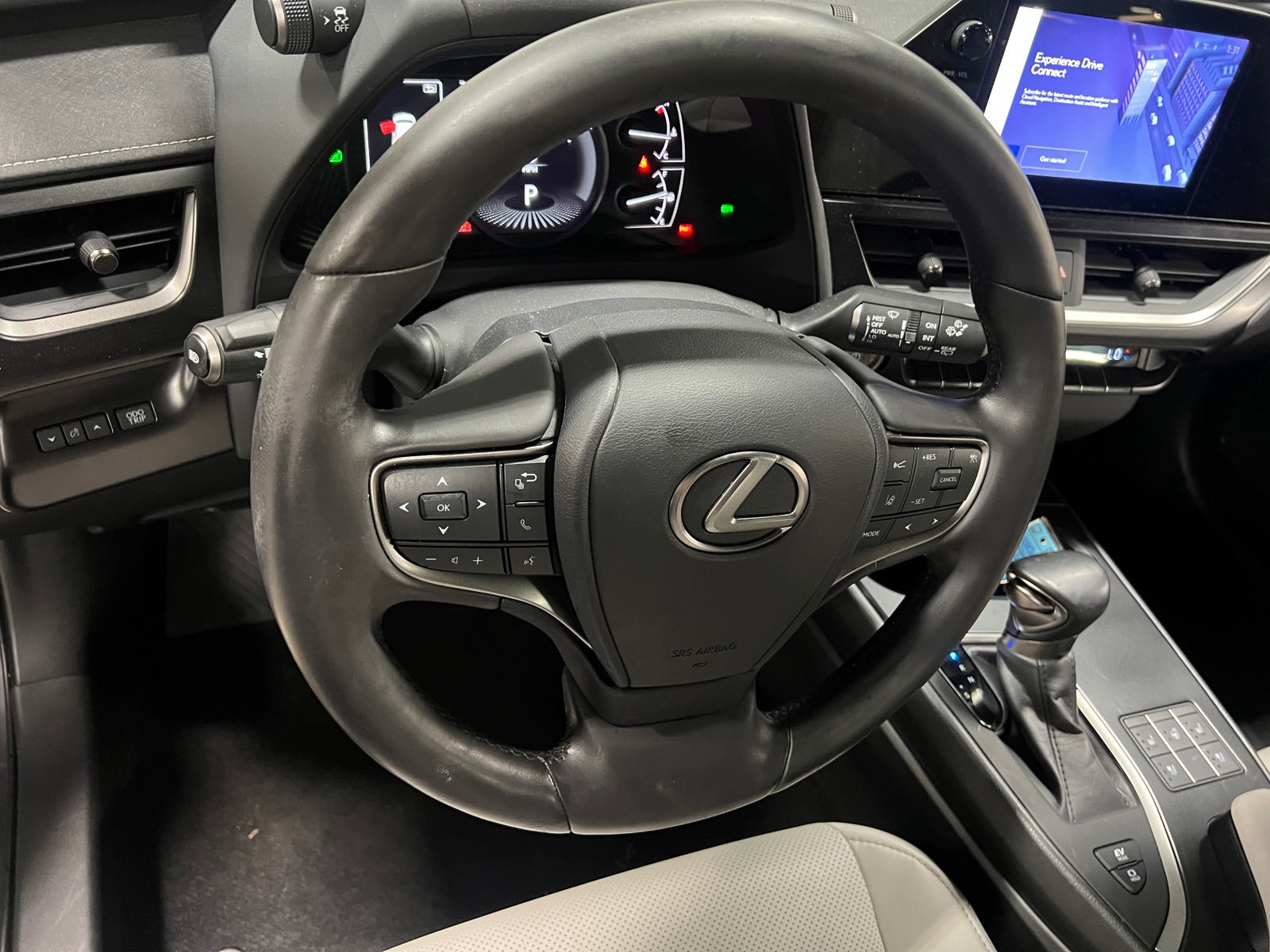 Thumbnail: 2024 Lexus UX - 4