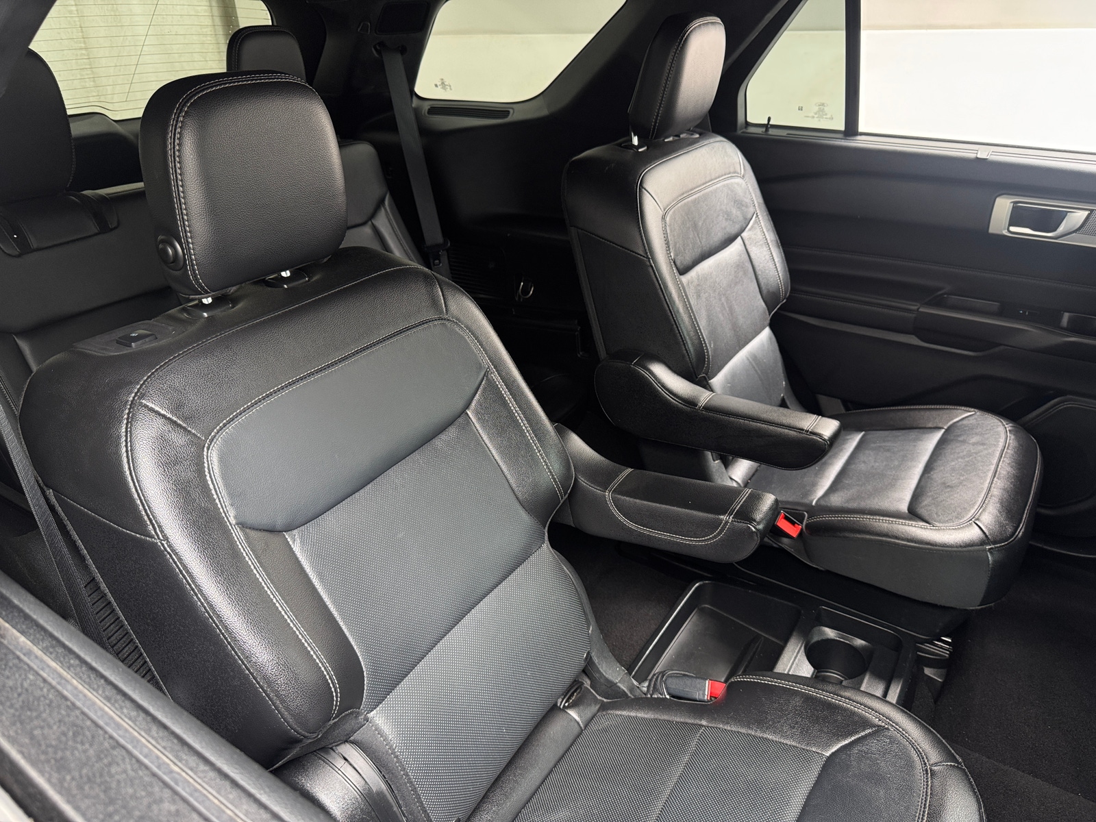 Thumbnail: 2020 Ford Explorer - 5
