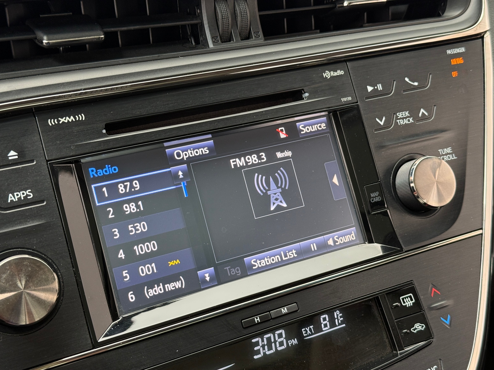 Thumbnail: 2017 Toyota Avalon - 3