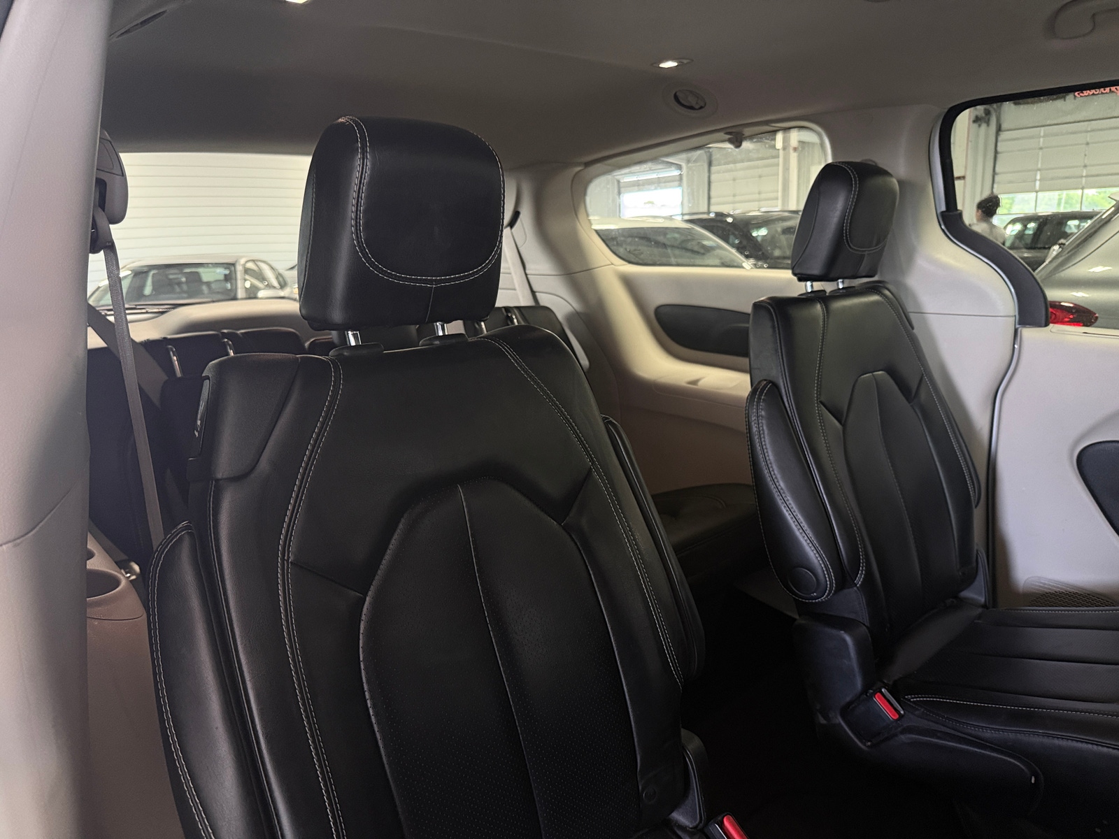 Thumbnail: 2023 Chrysler Pacifica - 5