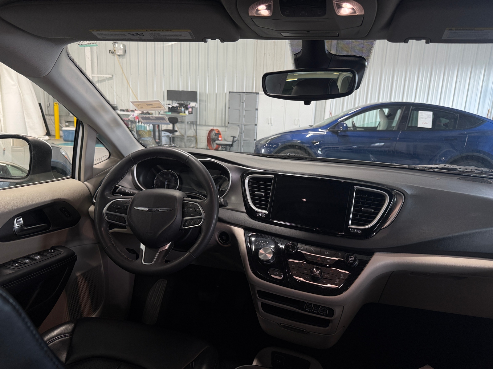 Thumbnail: 2023 Chrysler Pacifica - 2