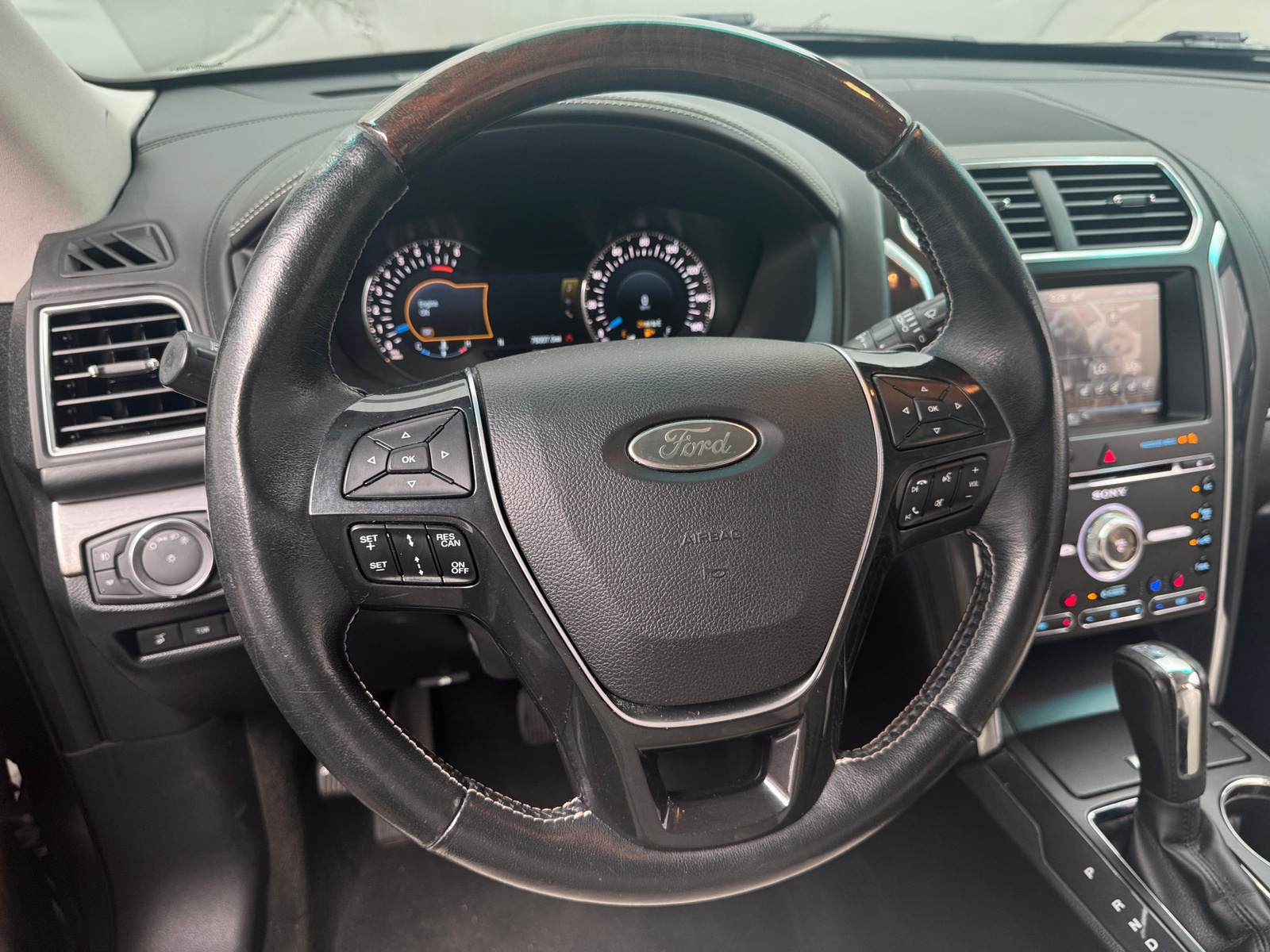 Thumbnail: 2016 Ford Explorer - 4