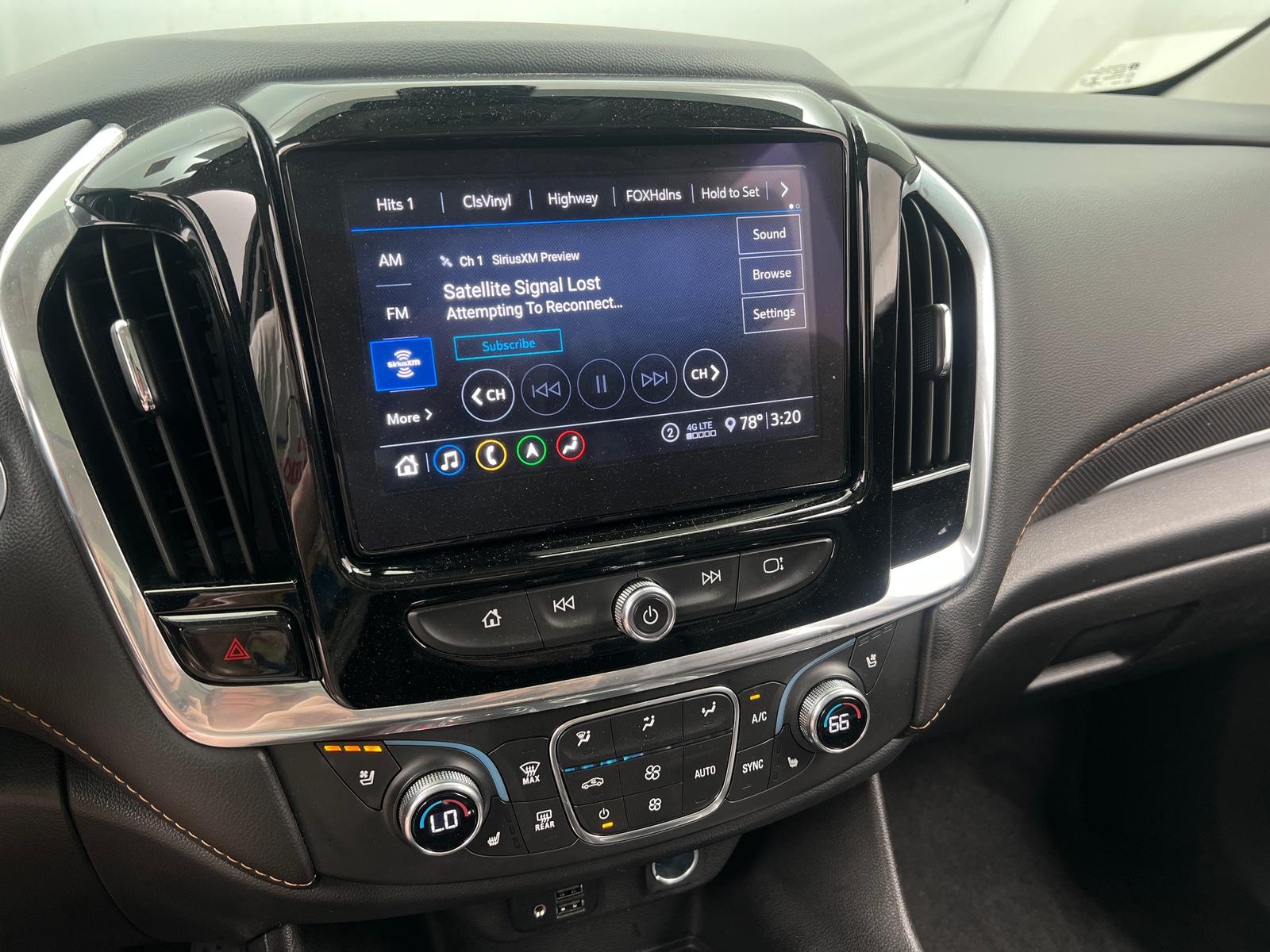 Thumbnail: 2020 Chevrolet Traverse - 3