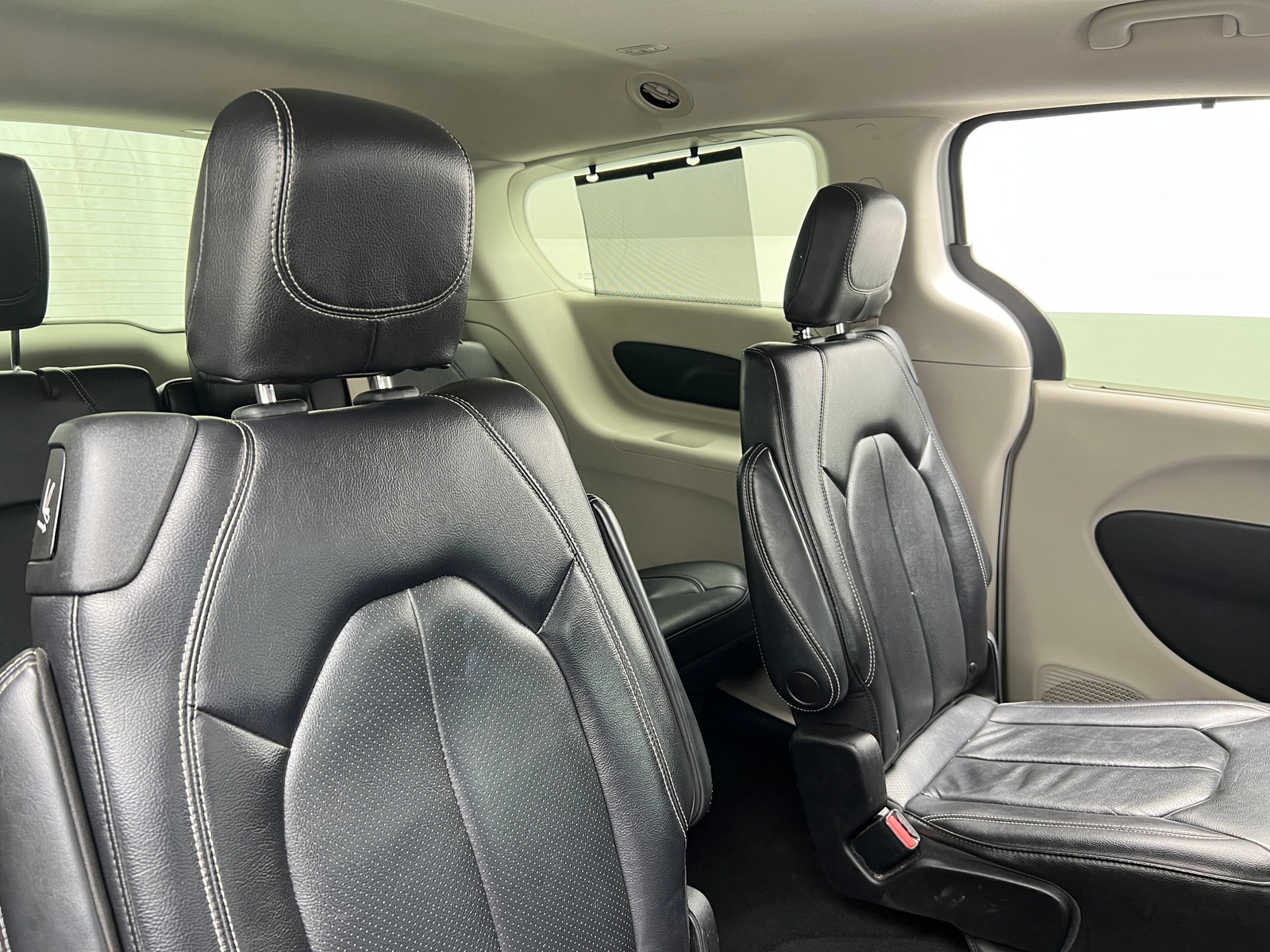 Thumbnail: 2022 Chrysler Pacifica - 5