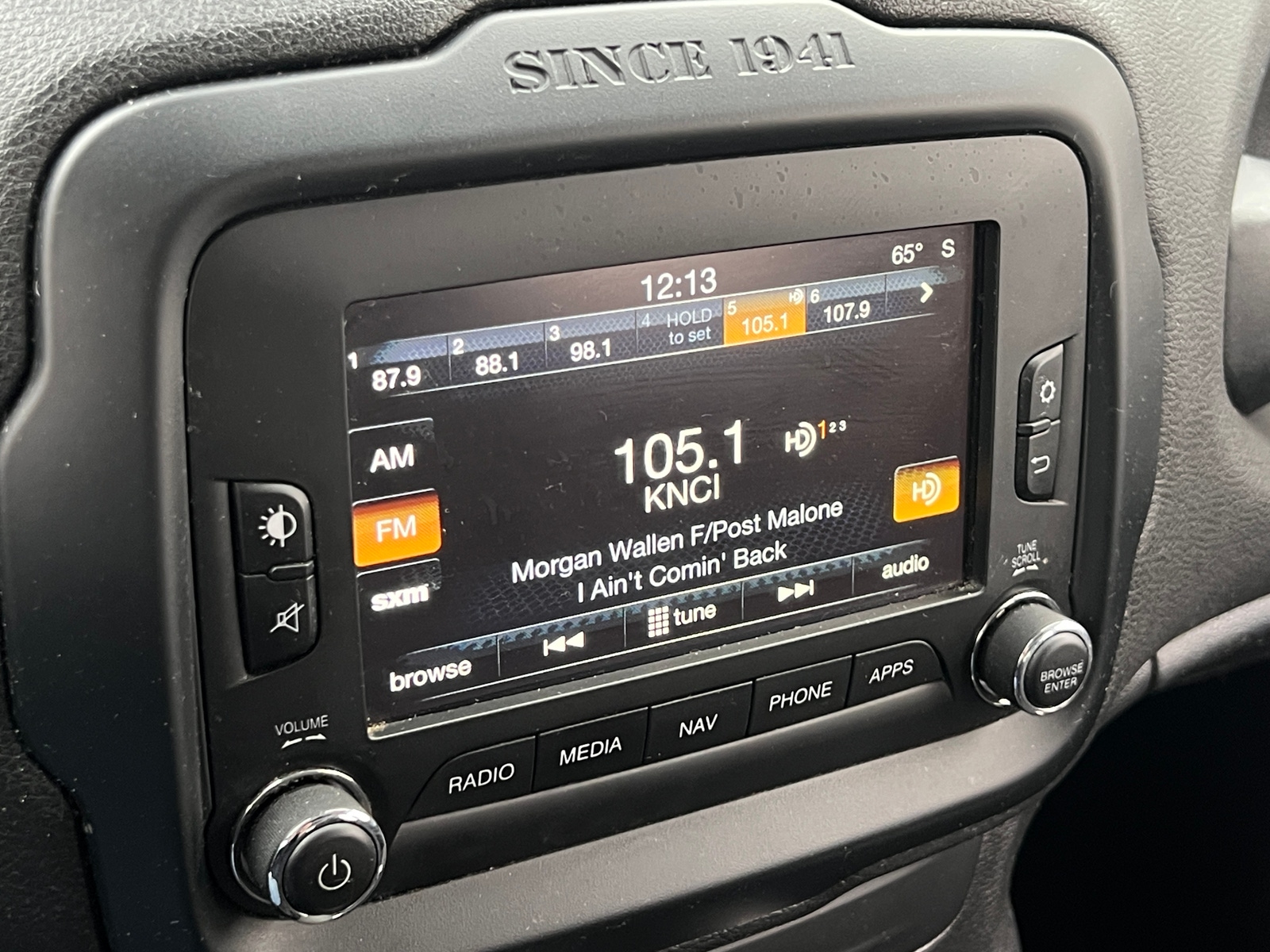 Thumbnail: 2017 Jeep Renegade - 4