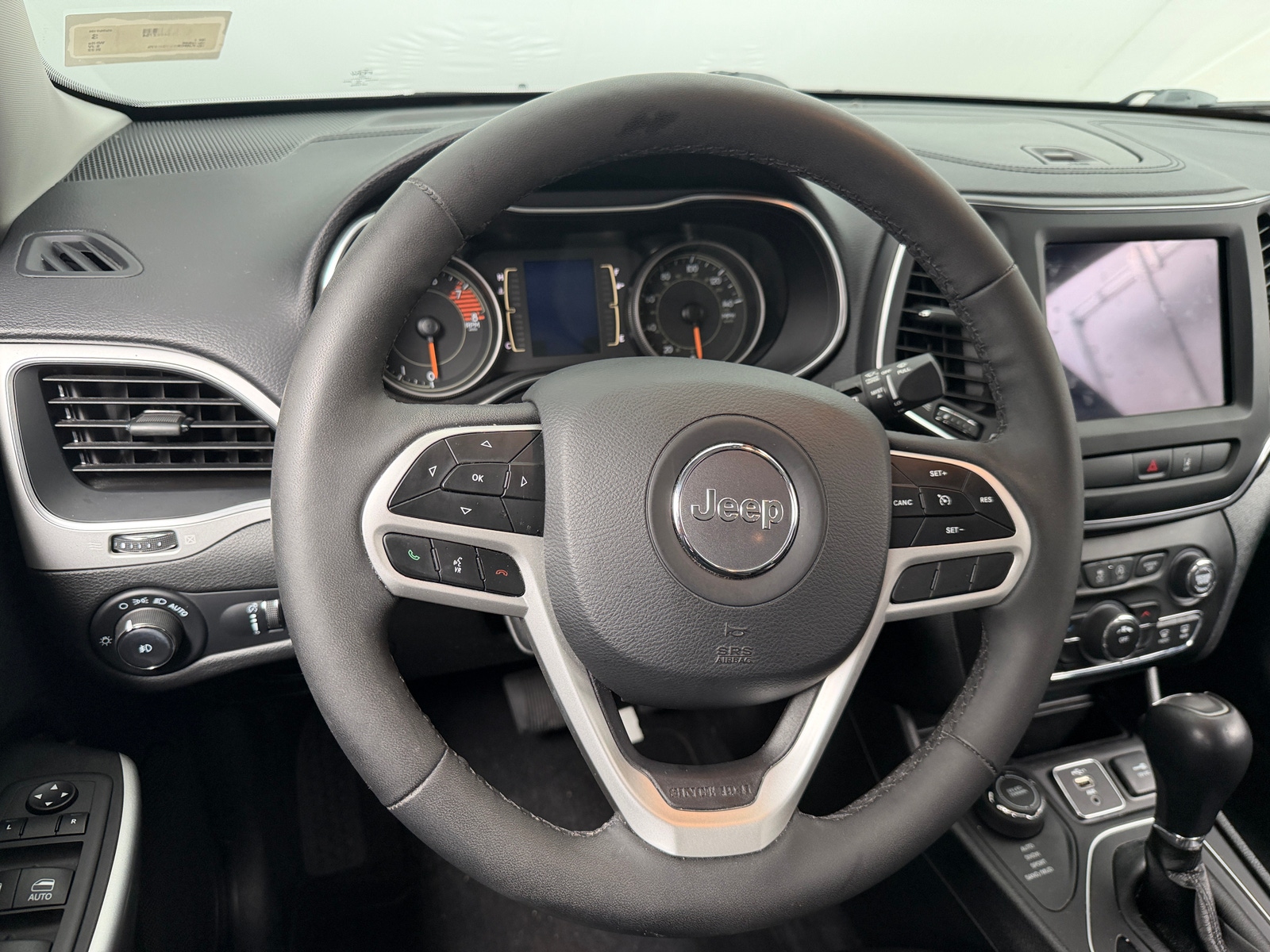 Thumbnail: 2022 Jeep Cherokee - 5