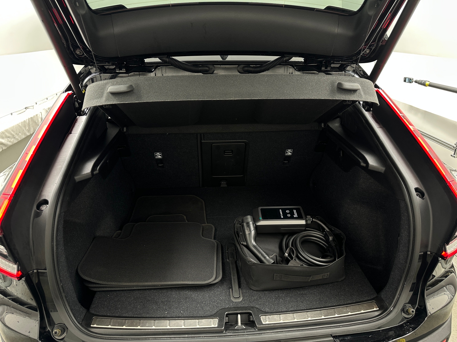 Thumbnail: 2023 Volvo C40 - 7
