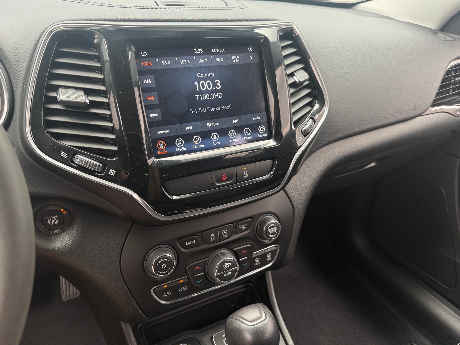 Thumbnail: 2022 Jeep Cherokee - 3
