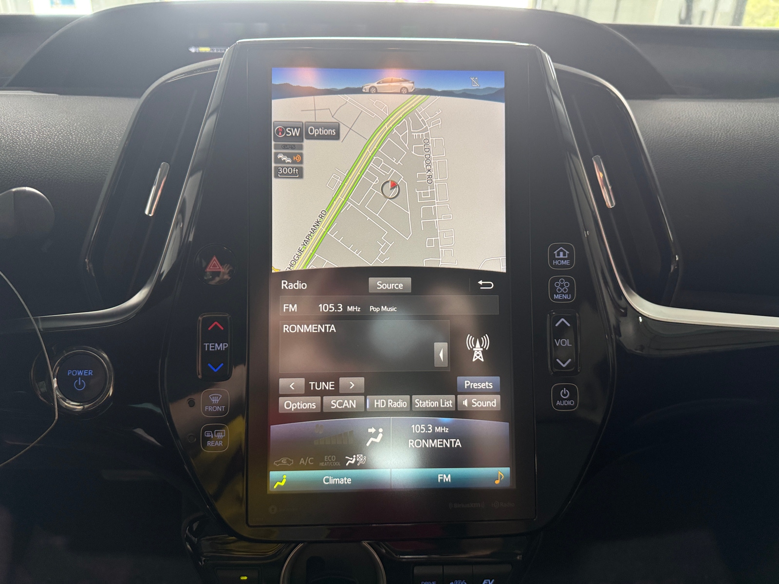 Thumbnail: 2022 Toyota Prius Prime - 4