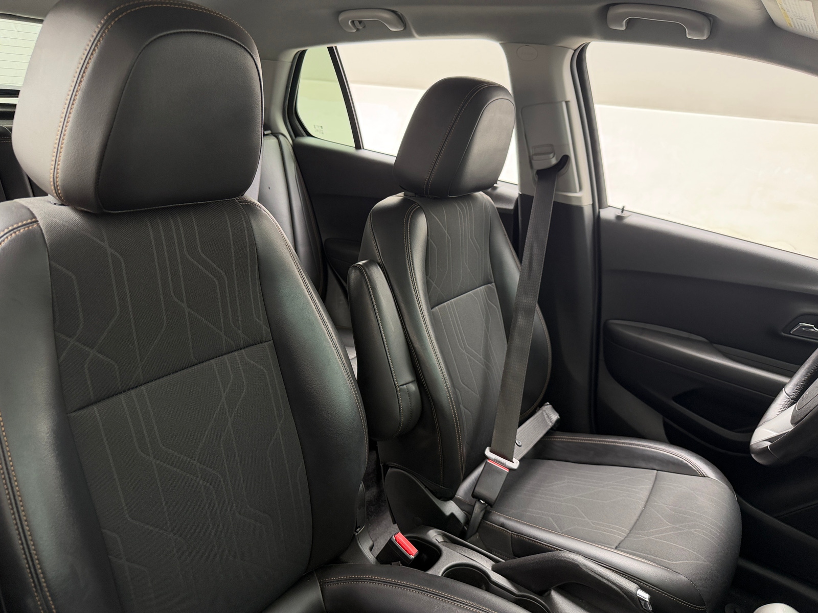 Thumbnail: 2017 Chevrolet Trax - 2