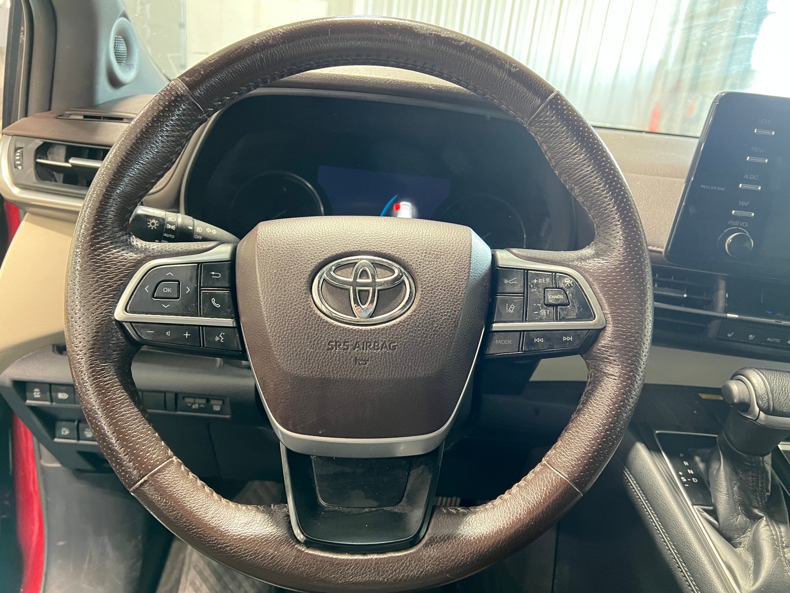 Thumbnail: 2021 Toyota Sienna - 4