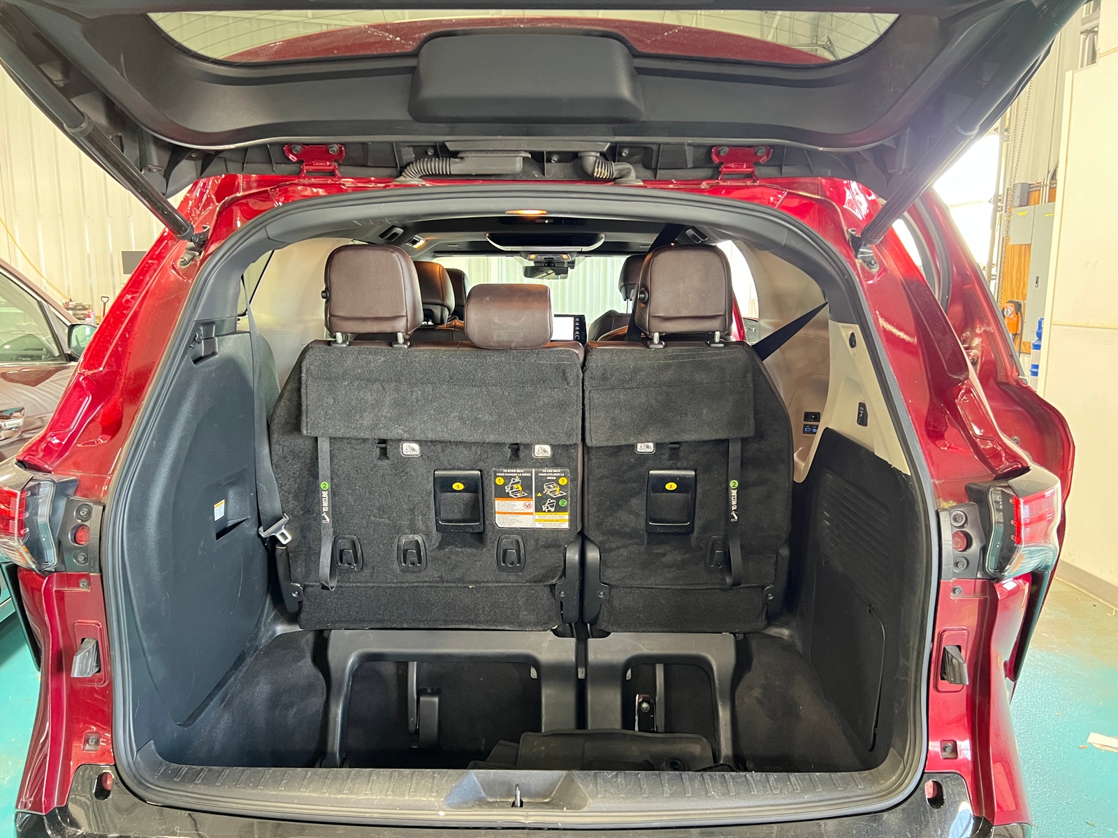 Thumbnail: 2021 Toyota Sienna - 6