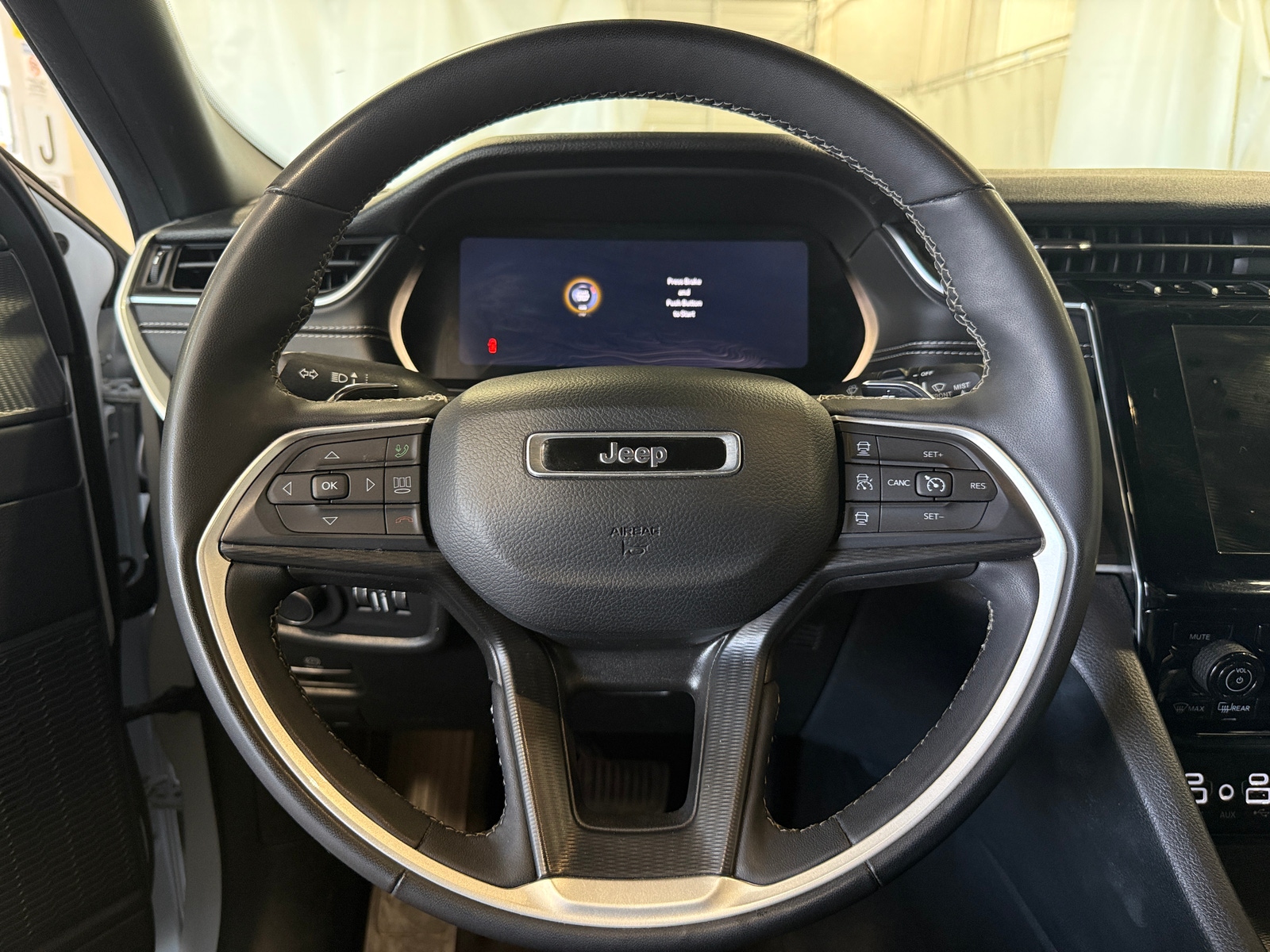 Thumbnail: 2024 Jeep Grand Cherokee - 4