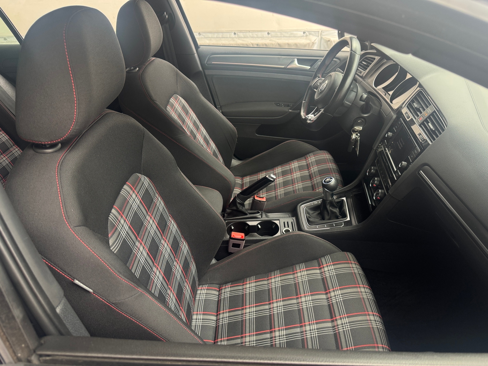 Thumbnail: 2018 Volkswagen Golf - 2