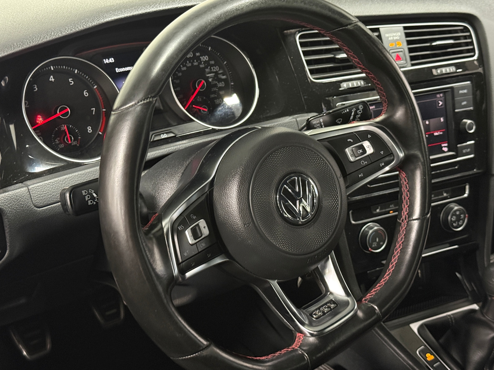 Thumbnail: 2018 Volkswagen Golf - 5