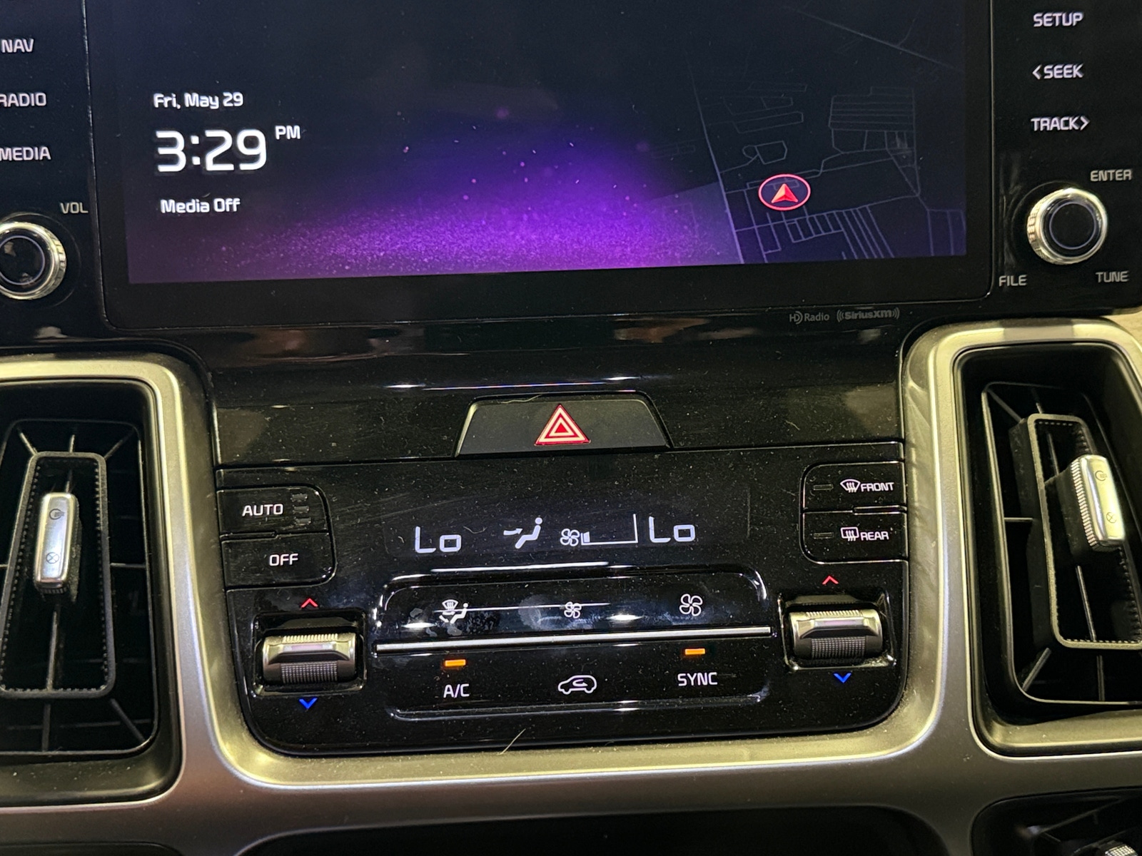 Thumbnail: 2023 Kia Sorento - 3