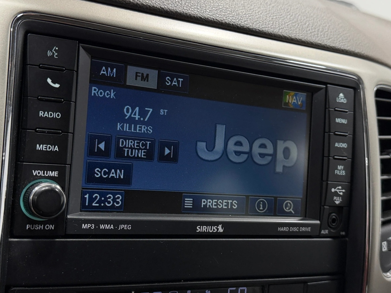 Thumbnail: 2011 Jeep Grand Cherokee - 3