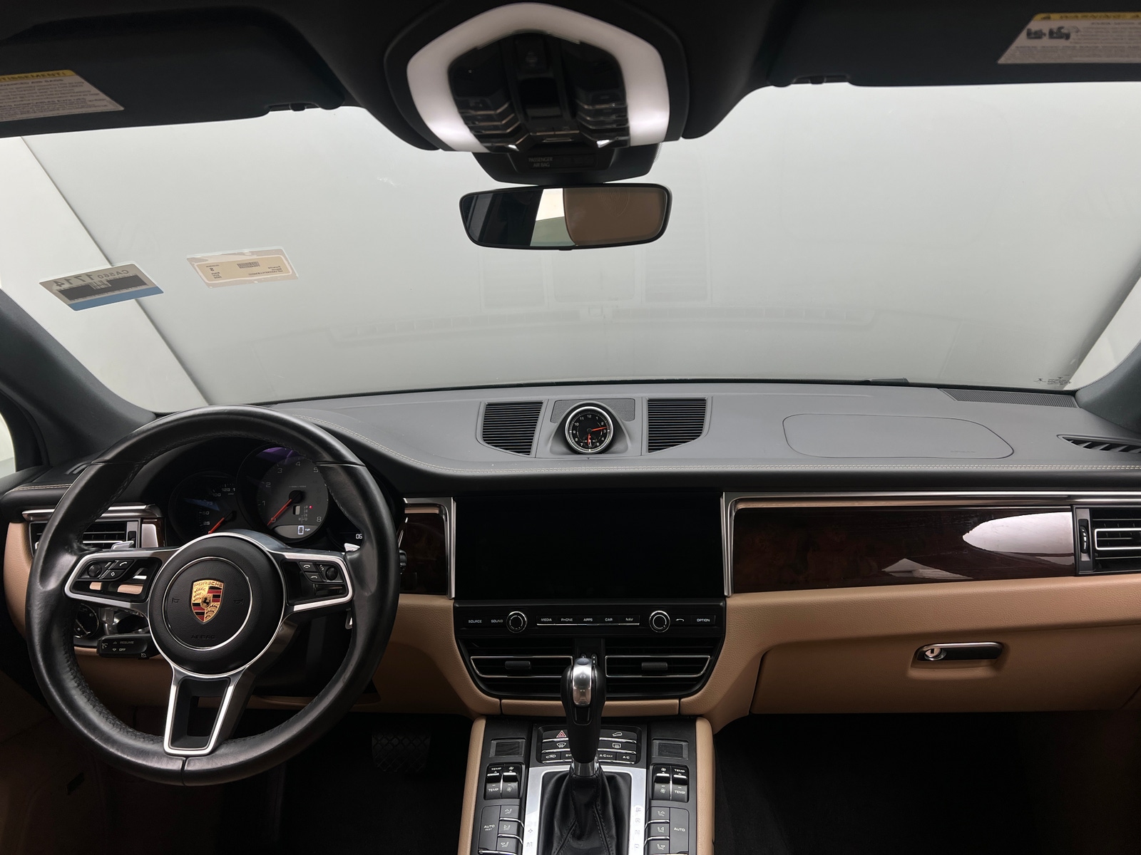 Thumbnail: 2020 Porsche Macan - 2
