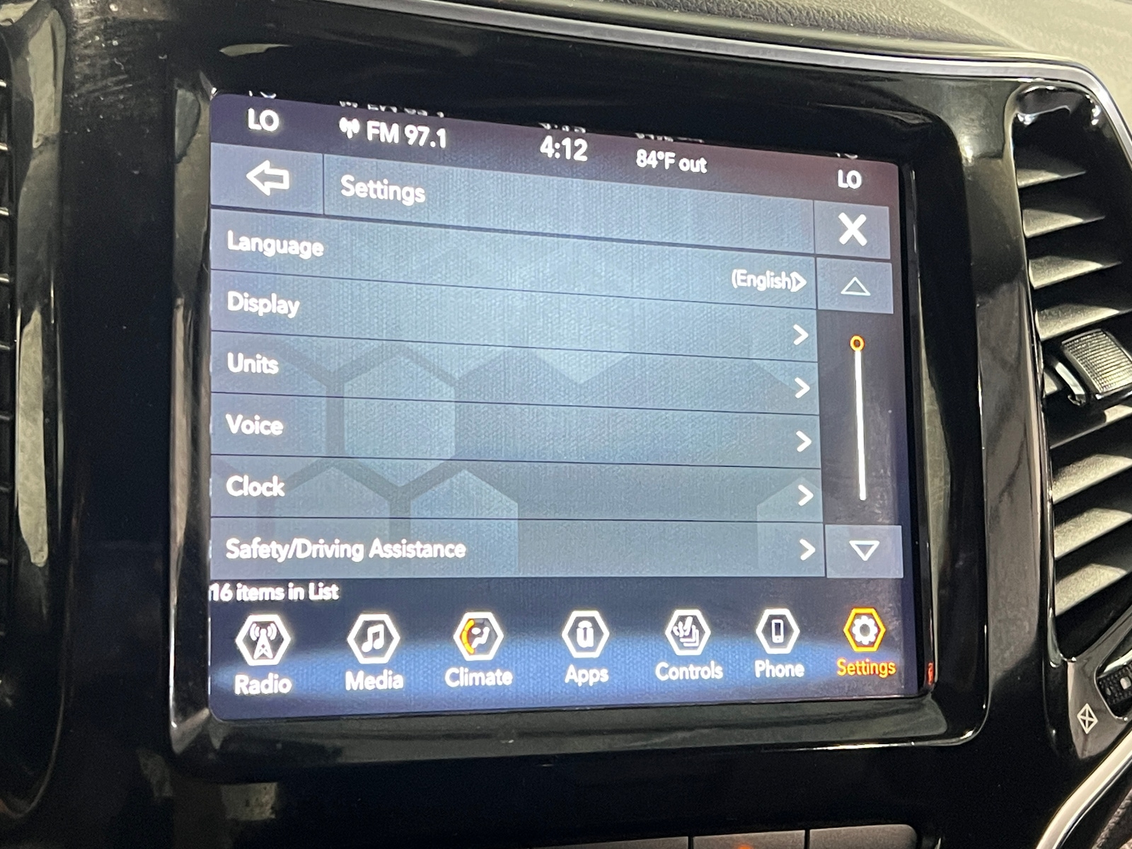 Thumbnail: 2021 Jeep Cherokee - 3