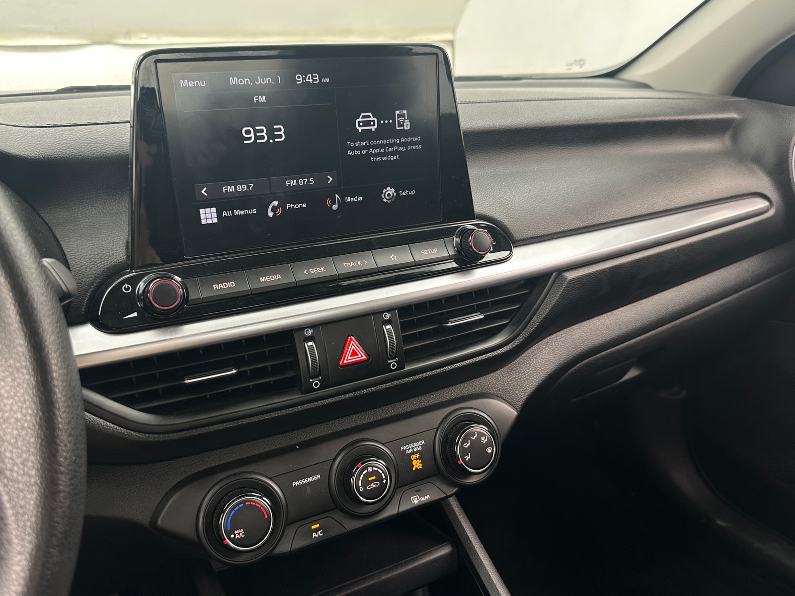 Thumbnail: 2023 Kia Forte - 4